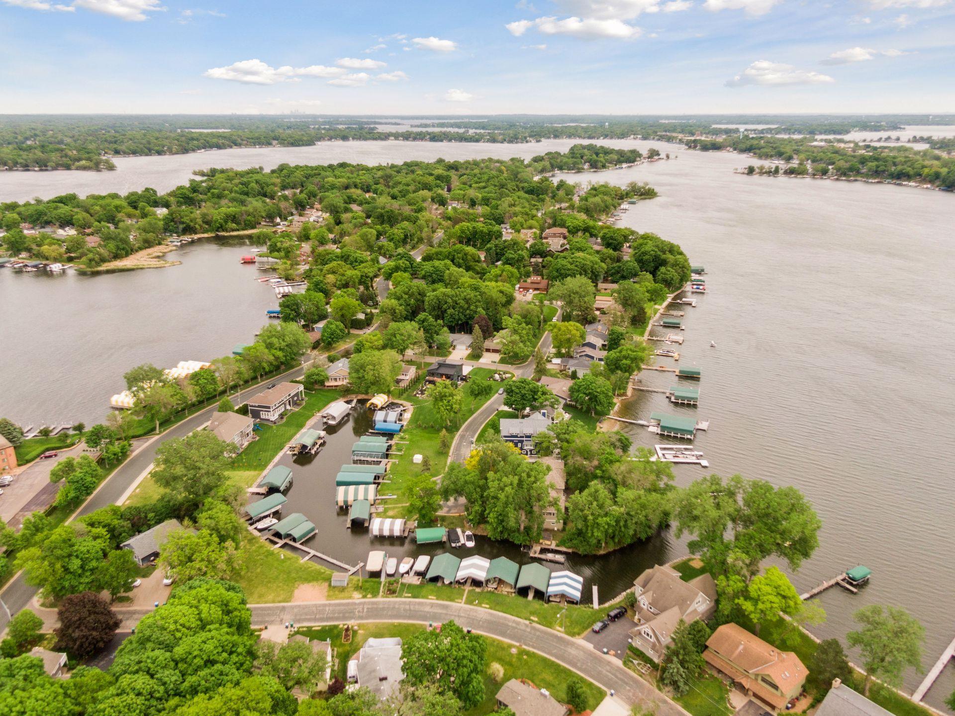 1709 Baywood Lane