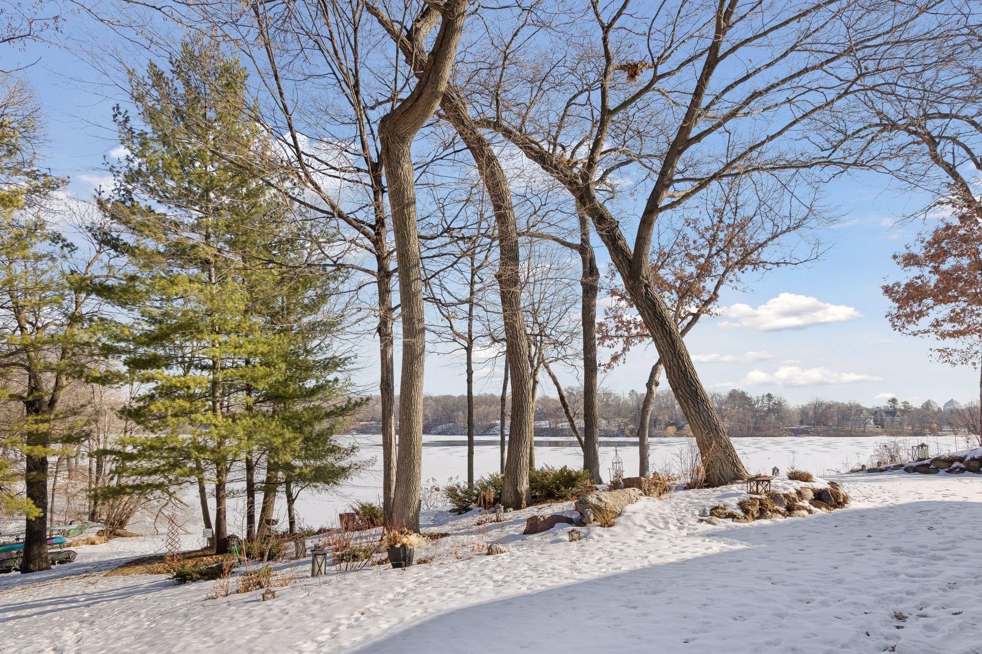 550 Waycliffe Drive N