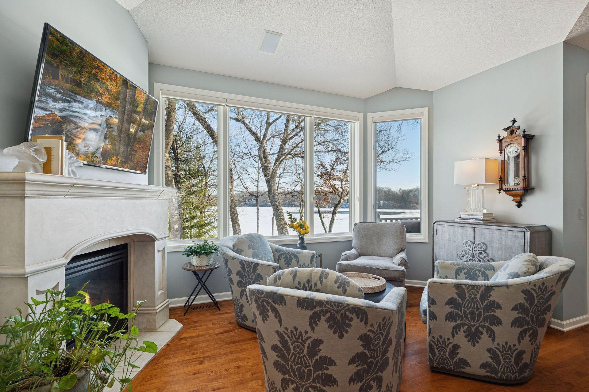 550 Waycliffe Drive N