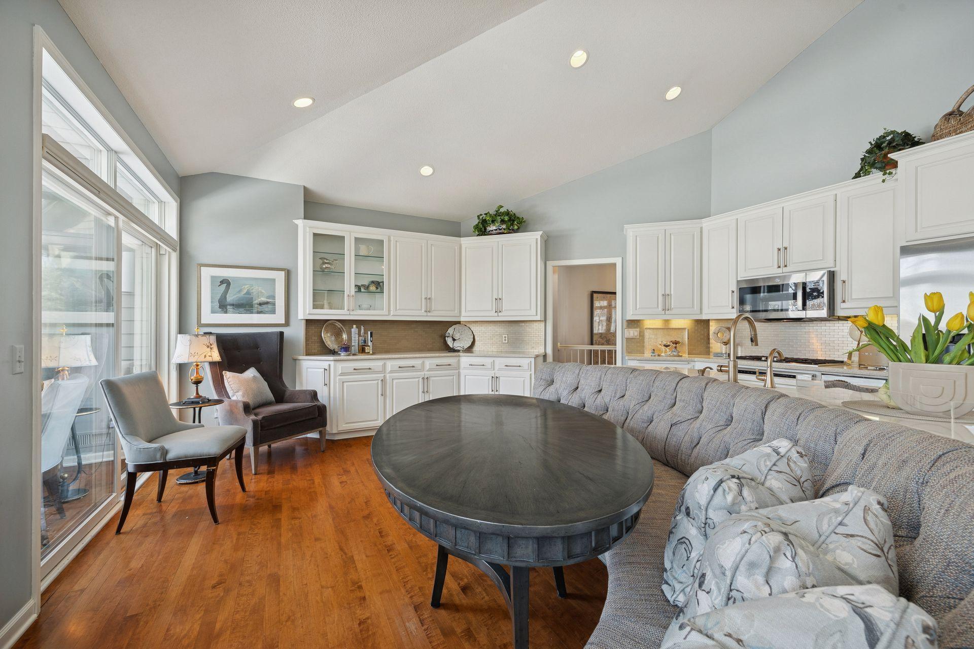 550 Waycliffe Drive N