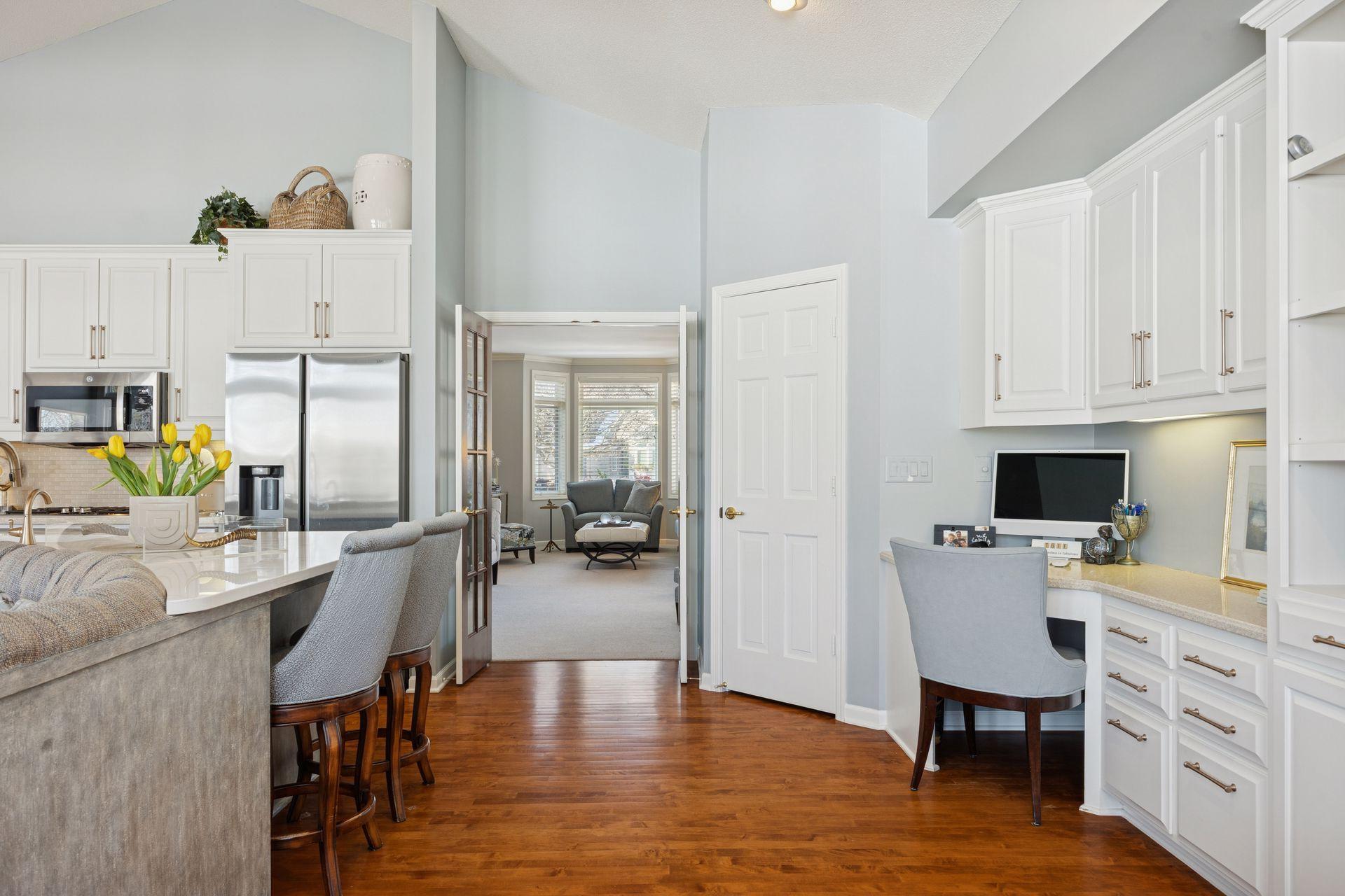 550 Waycliffe Drive N