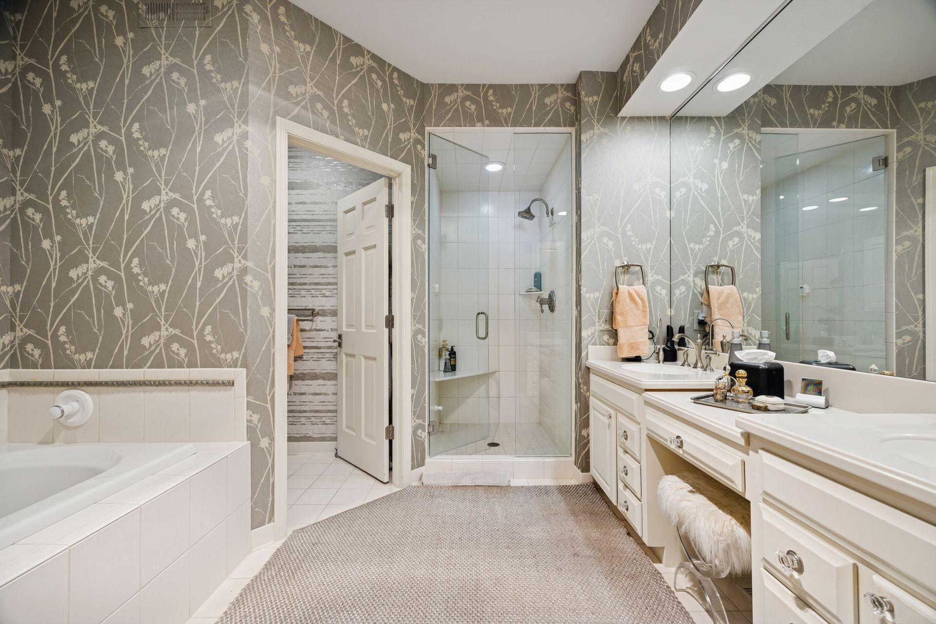 550 Waycliffe Drive N