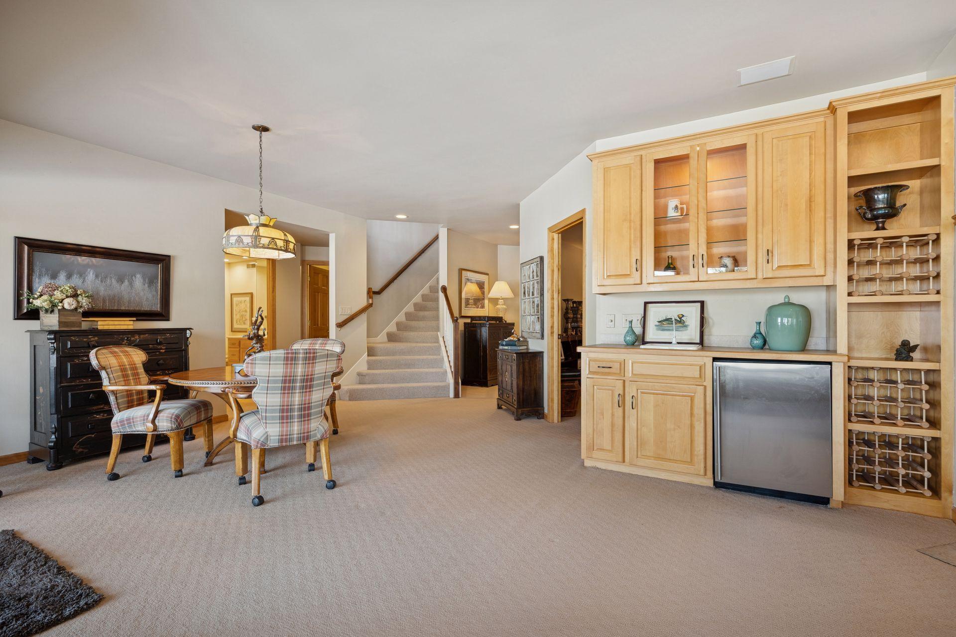 550 Waycliffe Drive N