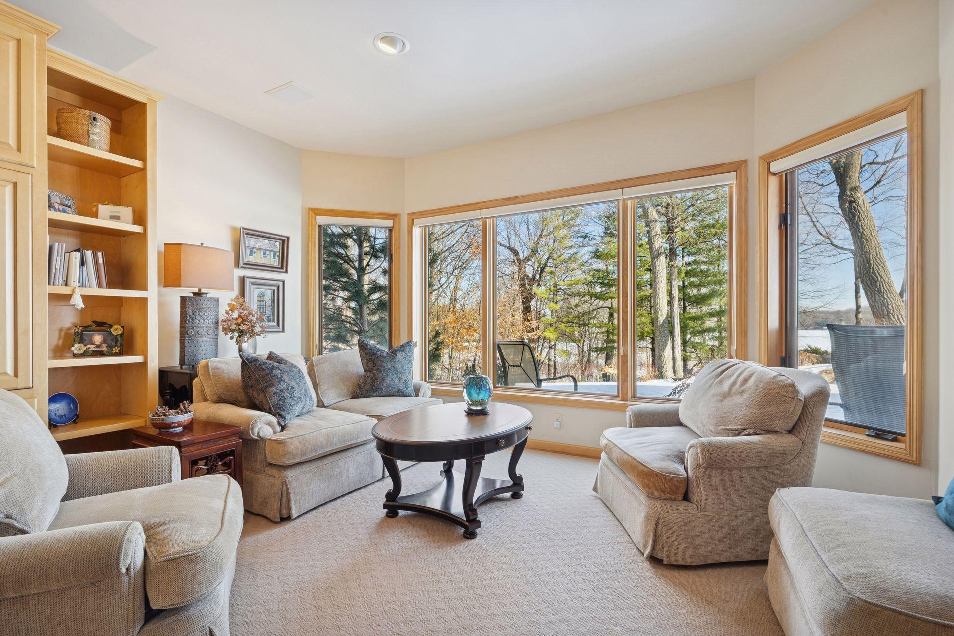 550 Waycliffe Drive N