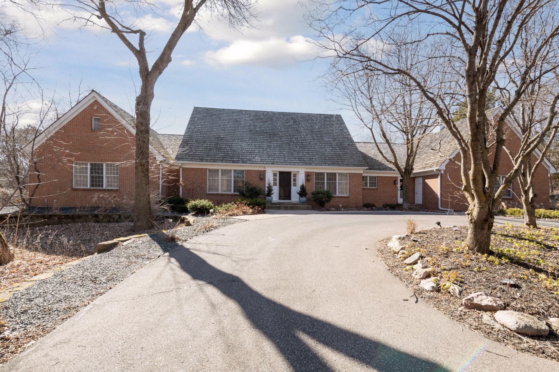 425 Ferndale Road N