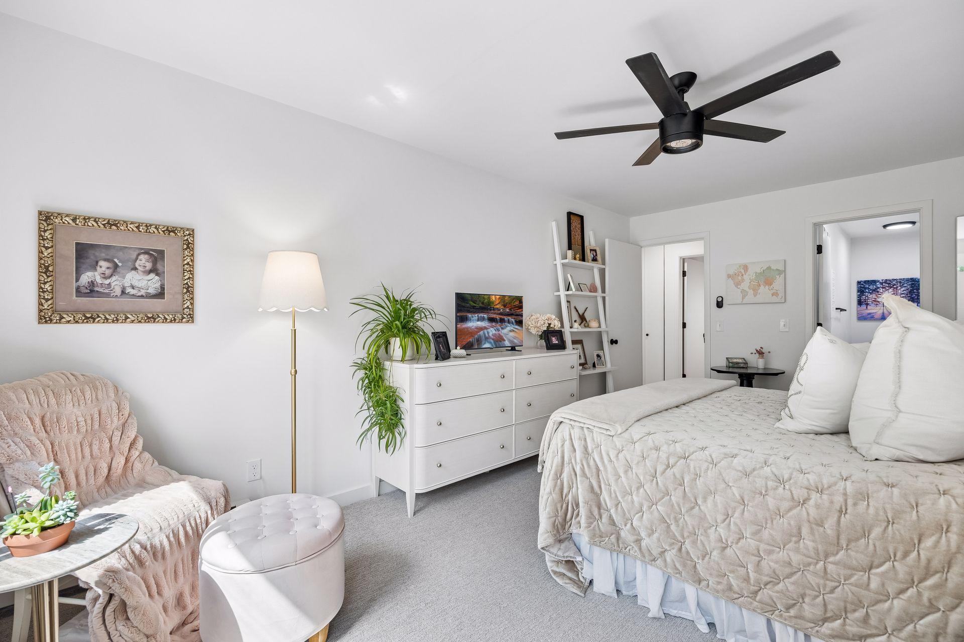 215 Barry Avenue S Unit: 218