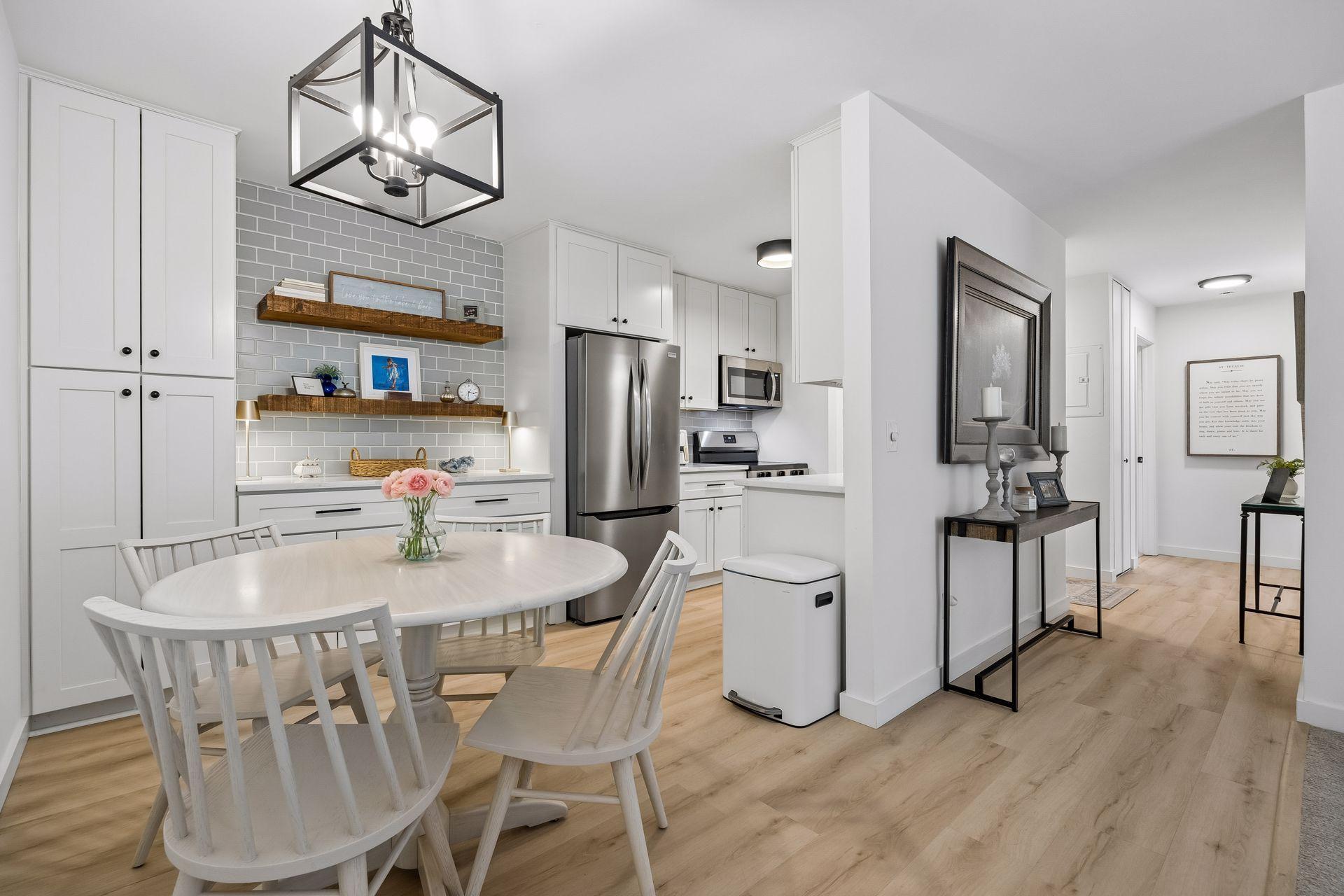 215 Barry Avenue S Unit: 218