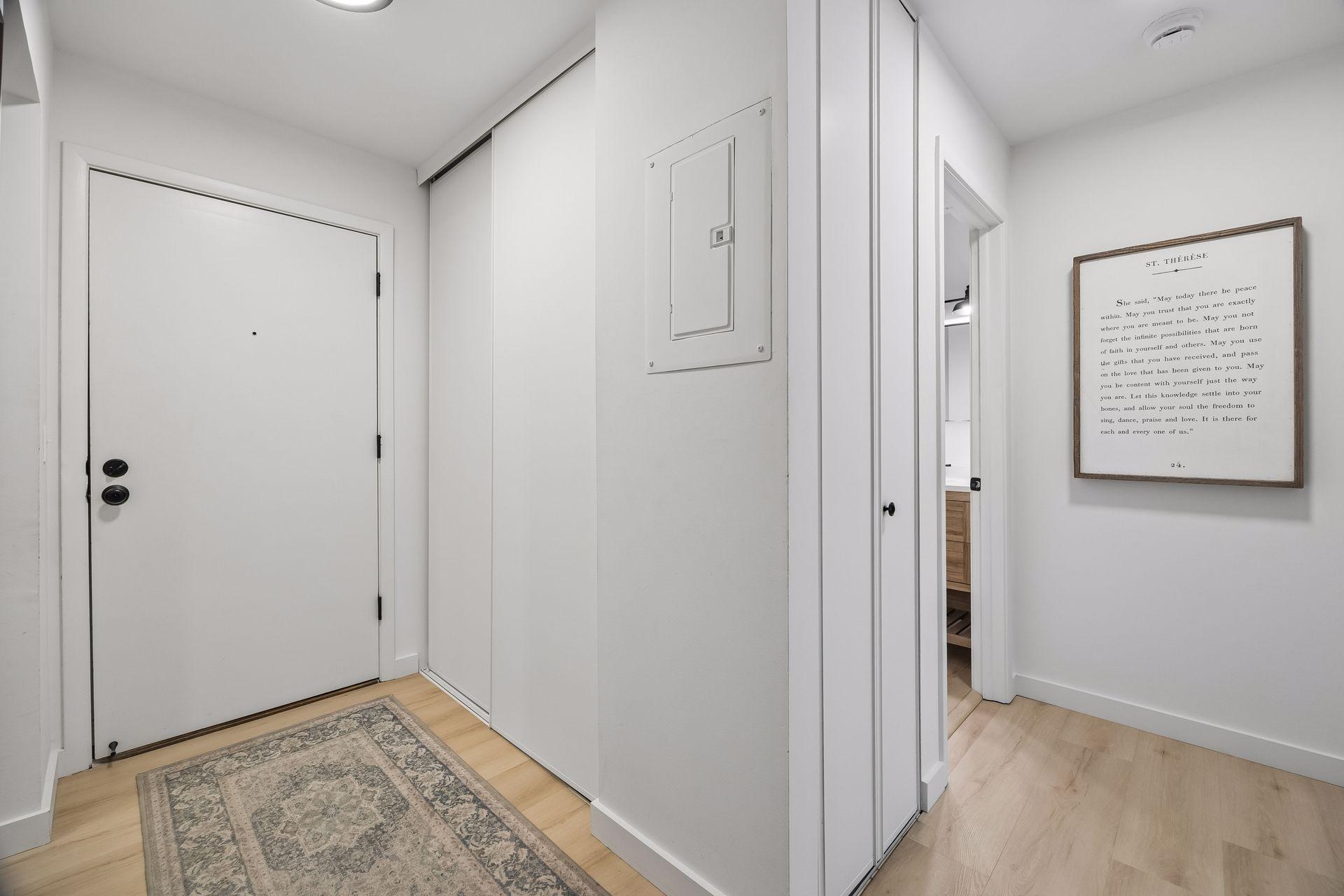 215 Barry Avenue S Unit: 218