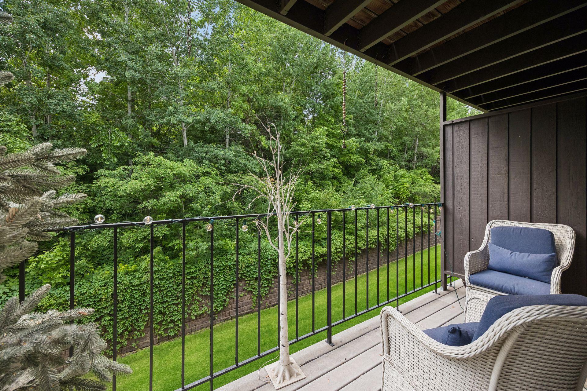 215 Barry Avenue S Unit: 218