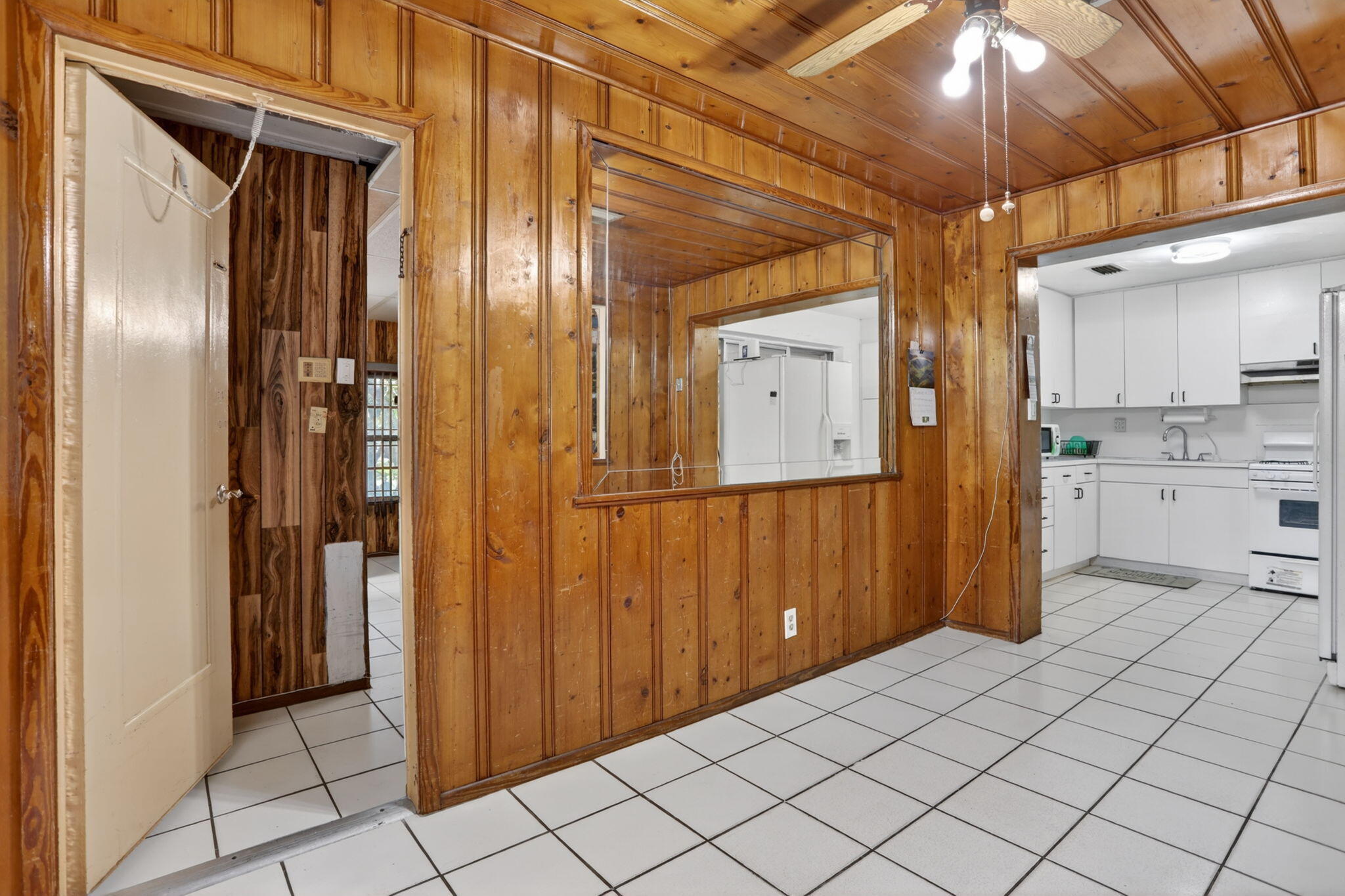 2411 NE 10th Terrace