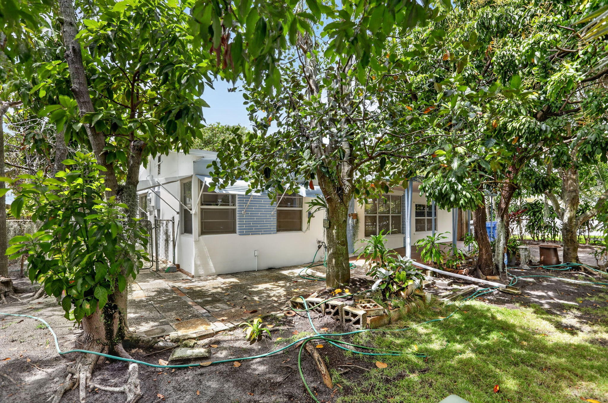 2411 NE 10th Terrace