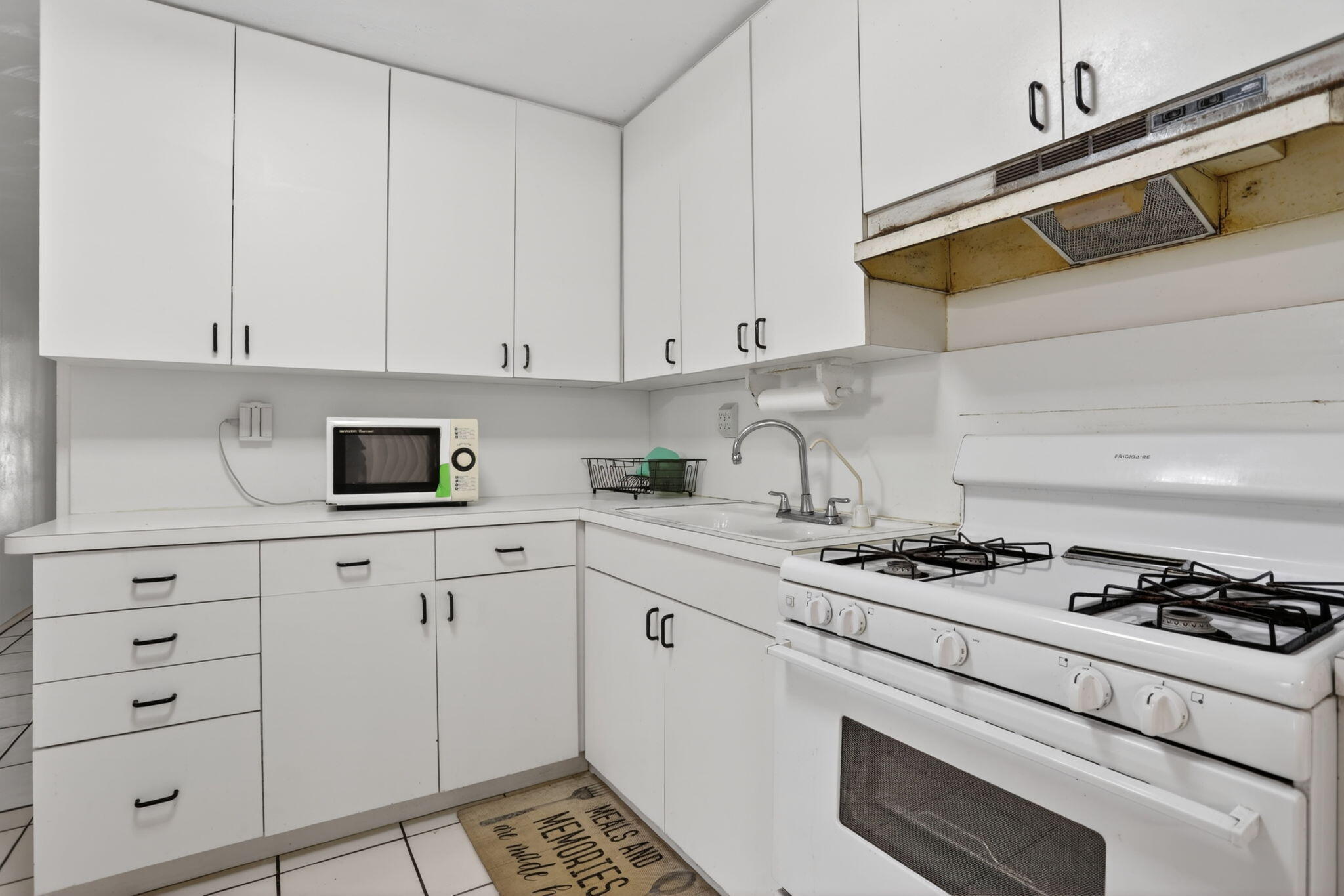 2411 NE 10th Terrace