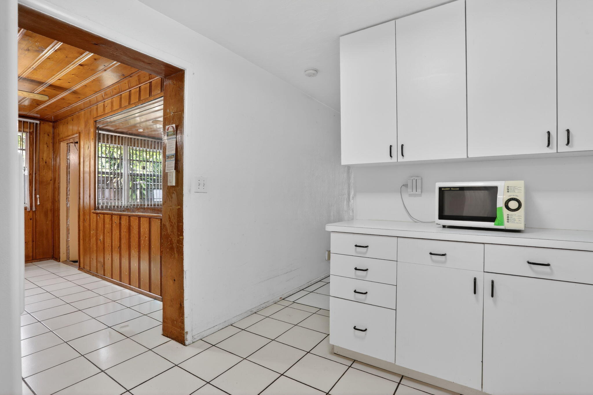 2411 NE 10th Terrace