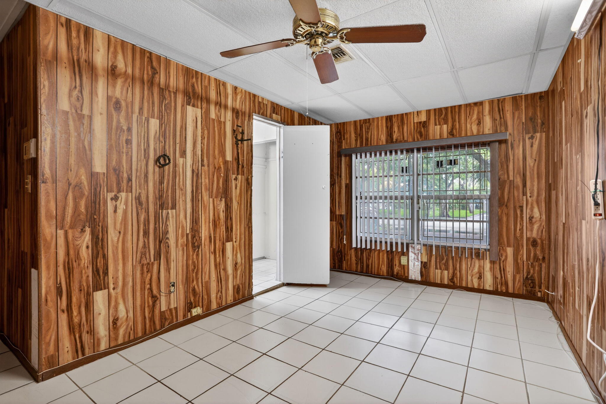 2411 NE 10th Terrace