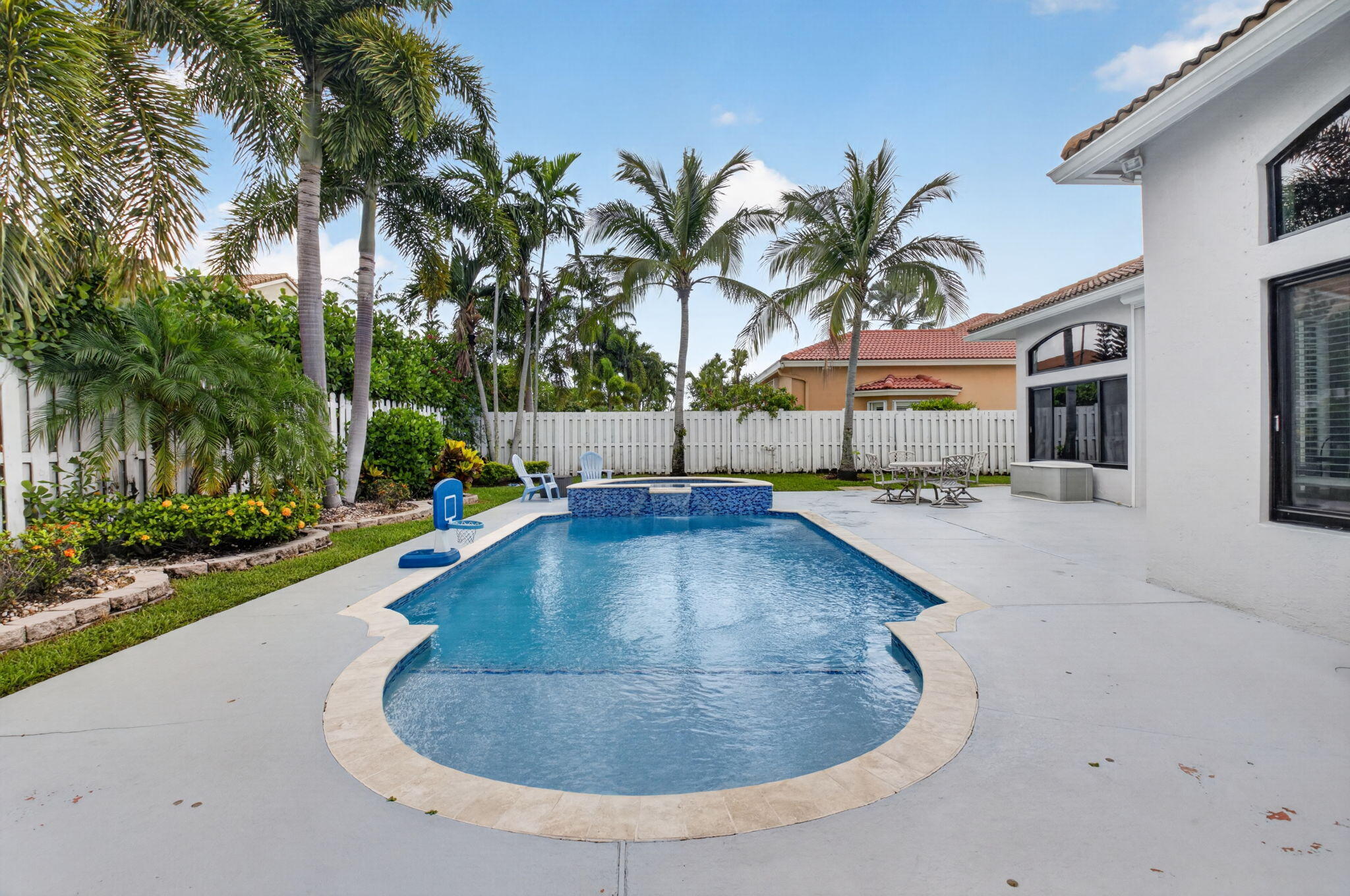6133 Indian Forest Circle