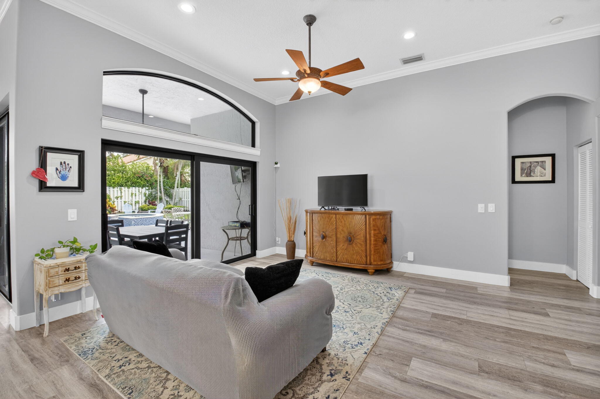 6133 Indian Forest Circle