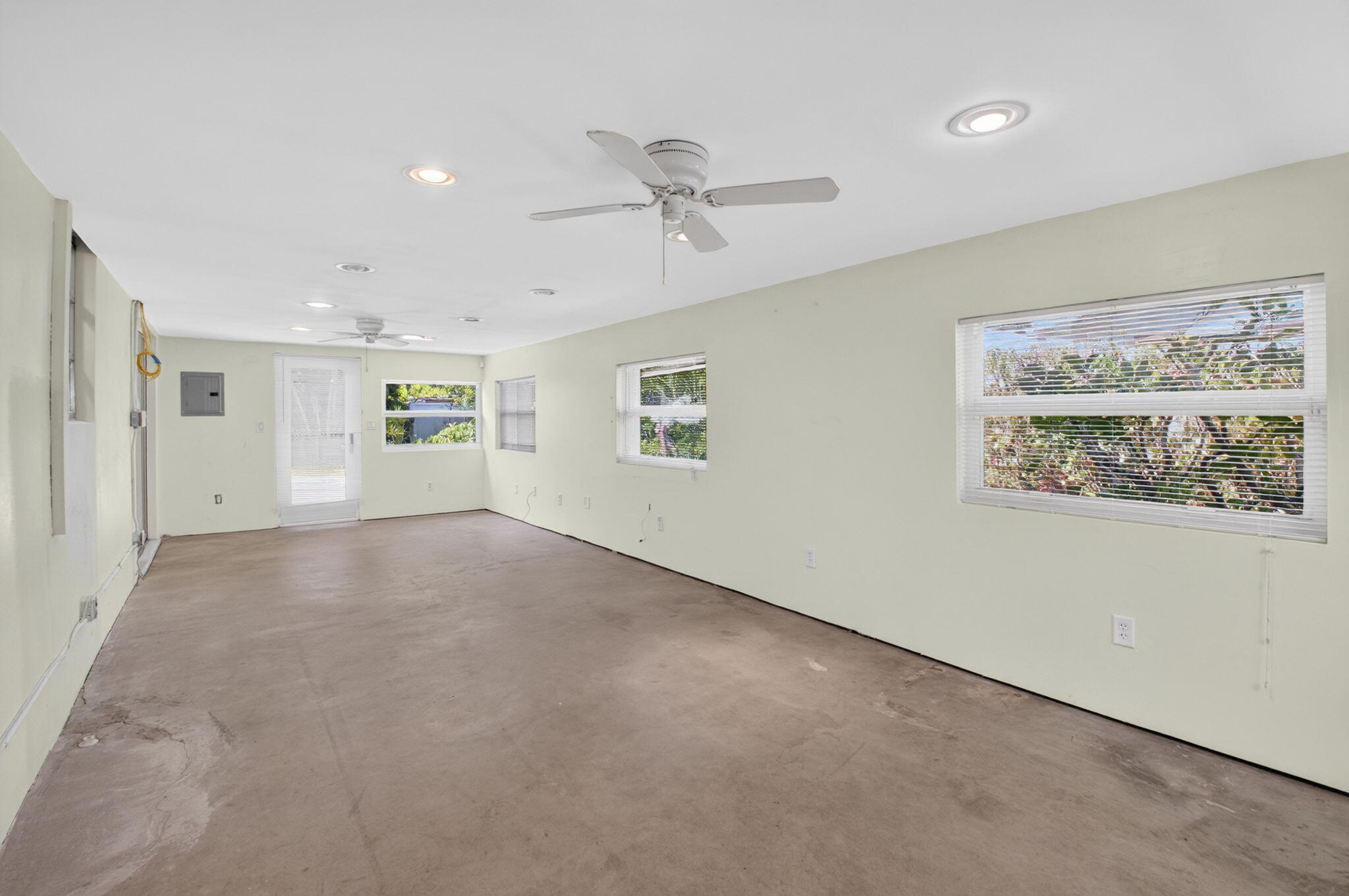 1205 SW 1ST Street