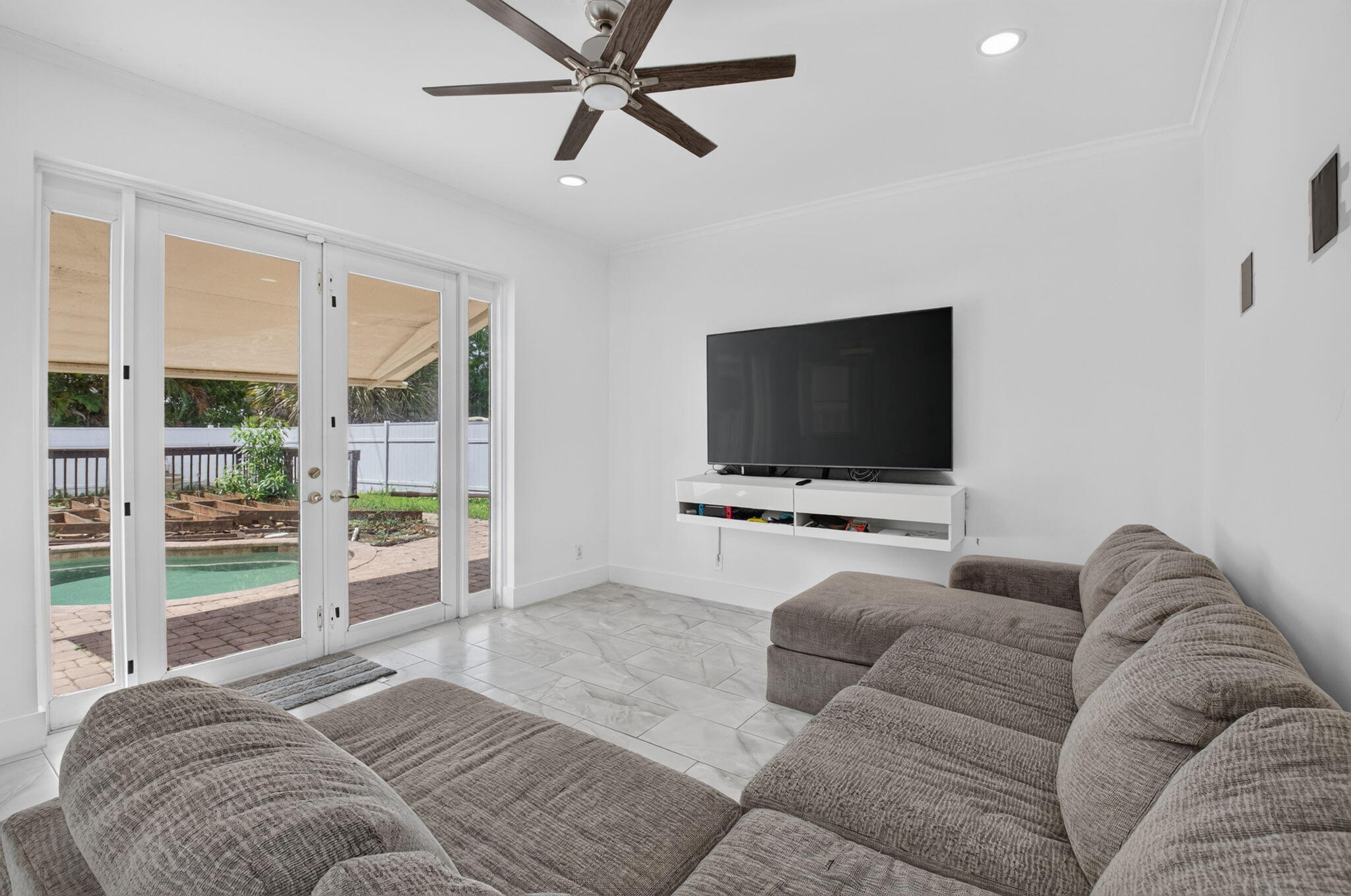 7001 Chesapeake Circle
