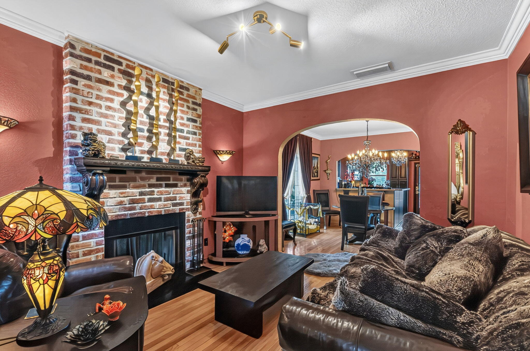 415 Colonial Road