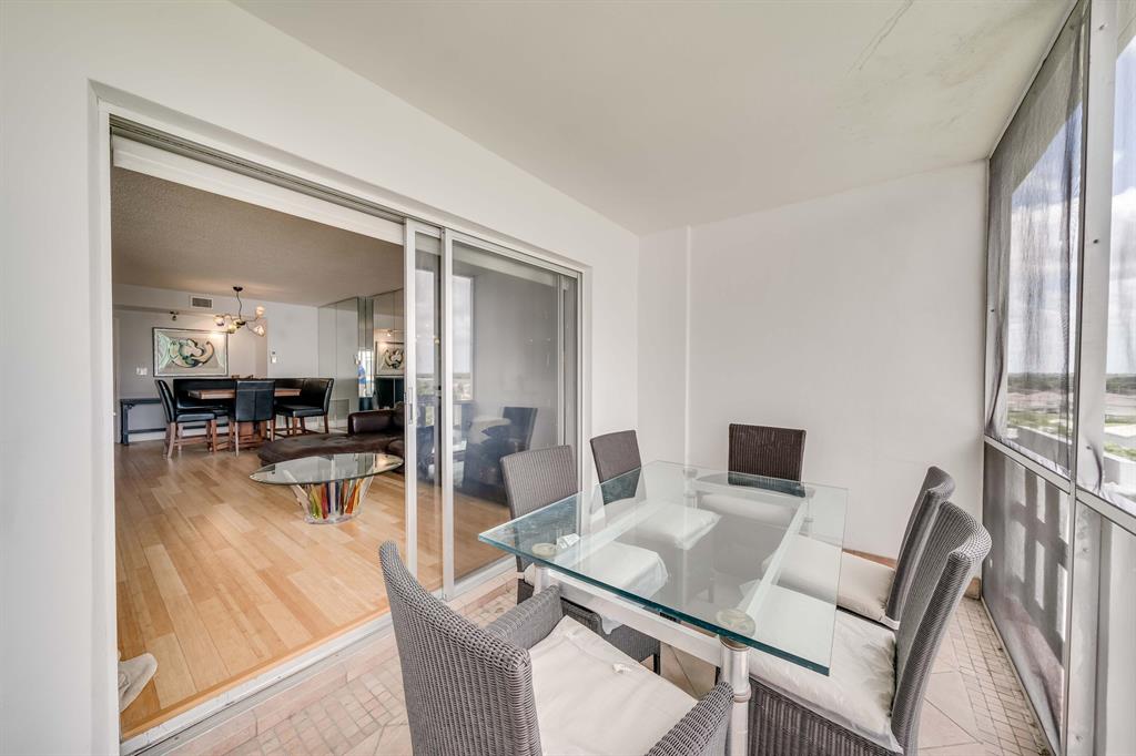 4350 Hillcrest Drive Unit: 817