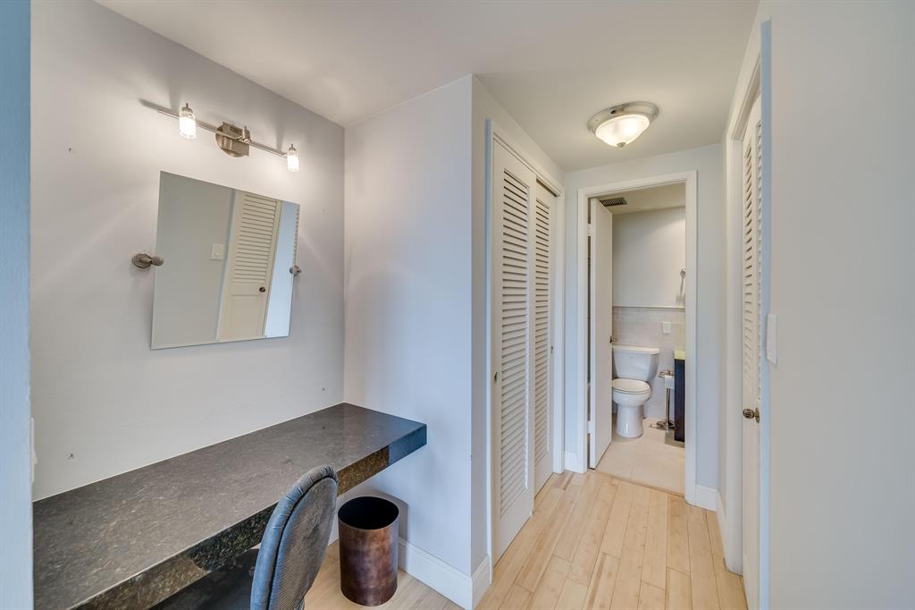 4350 Hillcrest Drive Unit: 817
