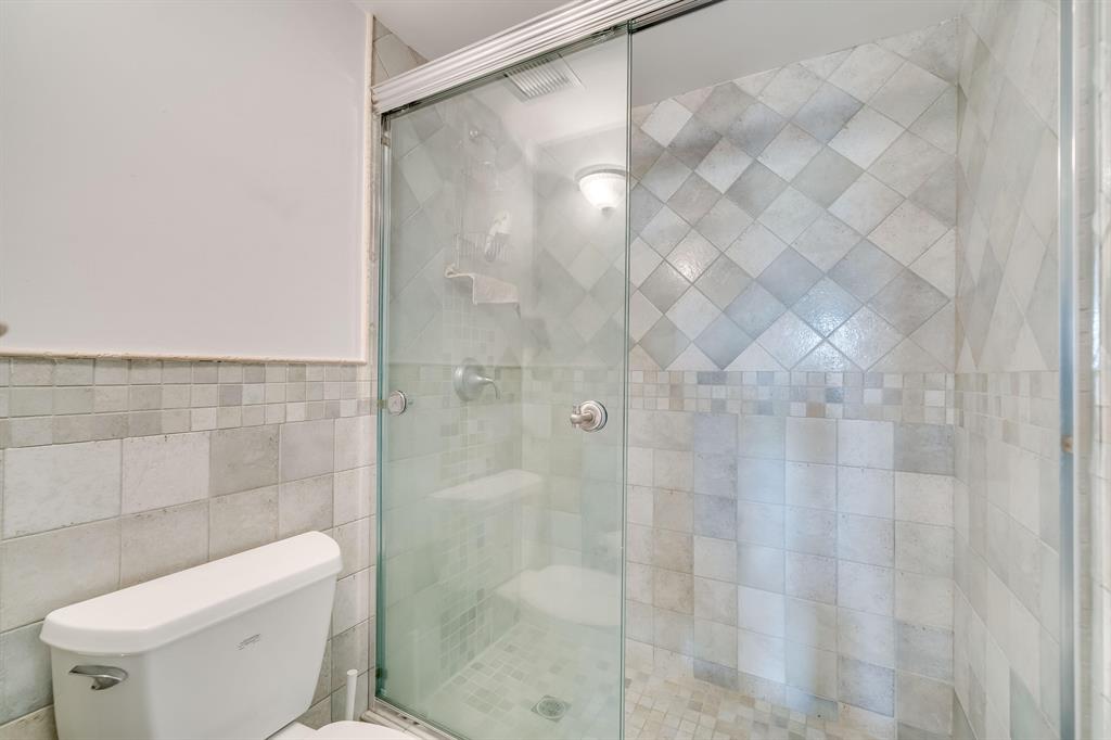 4350 Hillcrest Drive Unit: 817