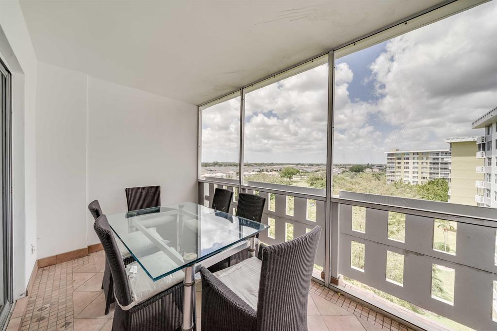 4350 Hillcrest Drive Unit: 817