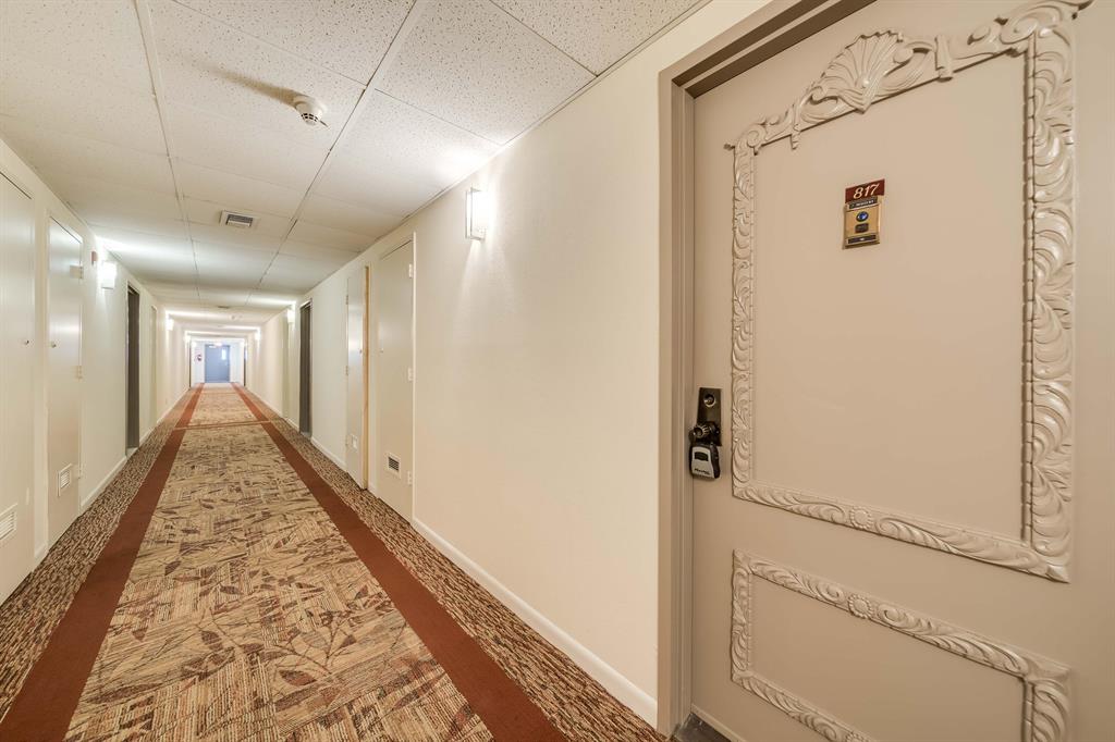 4350 Hillcrest Drive Unit: 817