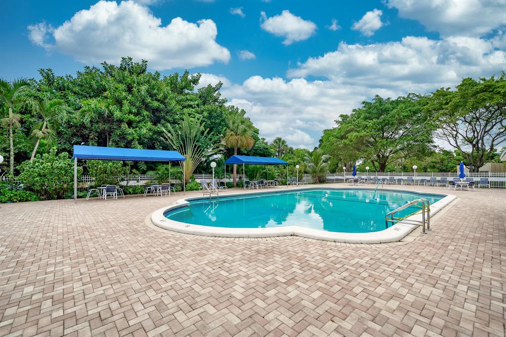 4350 Hillcrest Drive Unit: 817