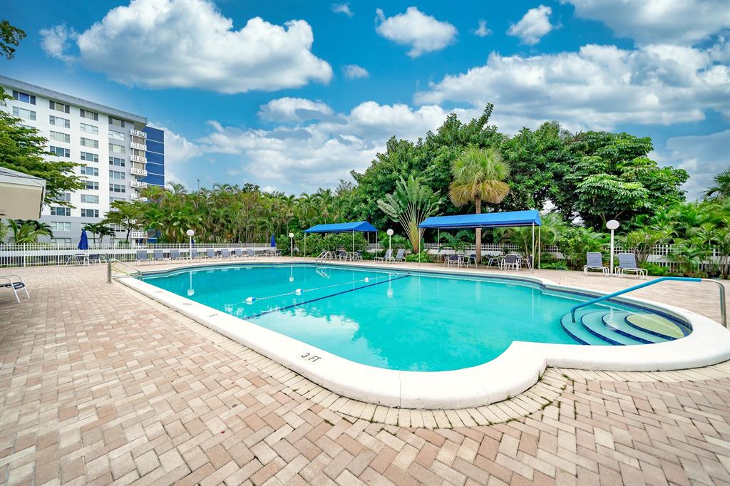 4350 Hillcrest Drive Unit: 817
