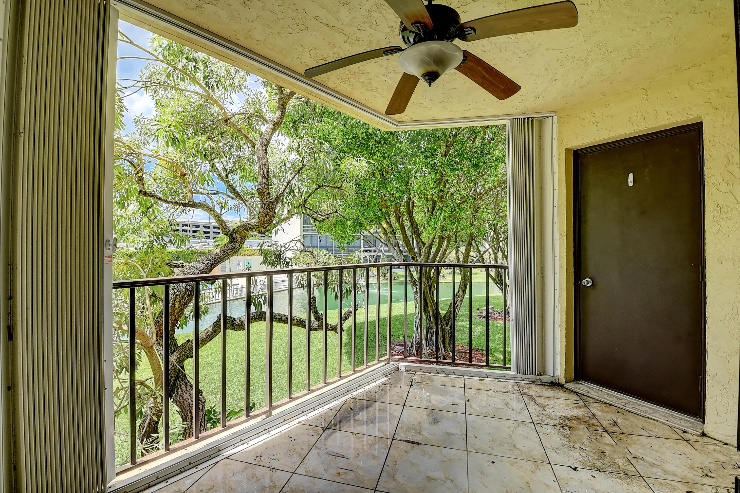 890 N Federal Highway Unit: 206