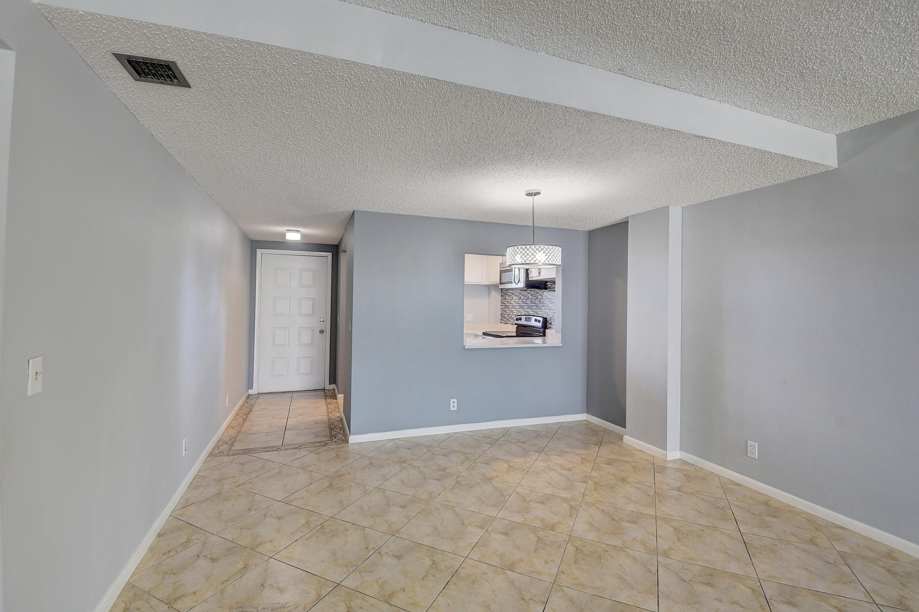 890 N Federal Highway Unit: 206