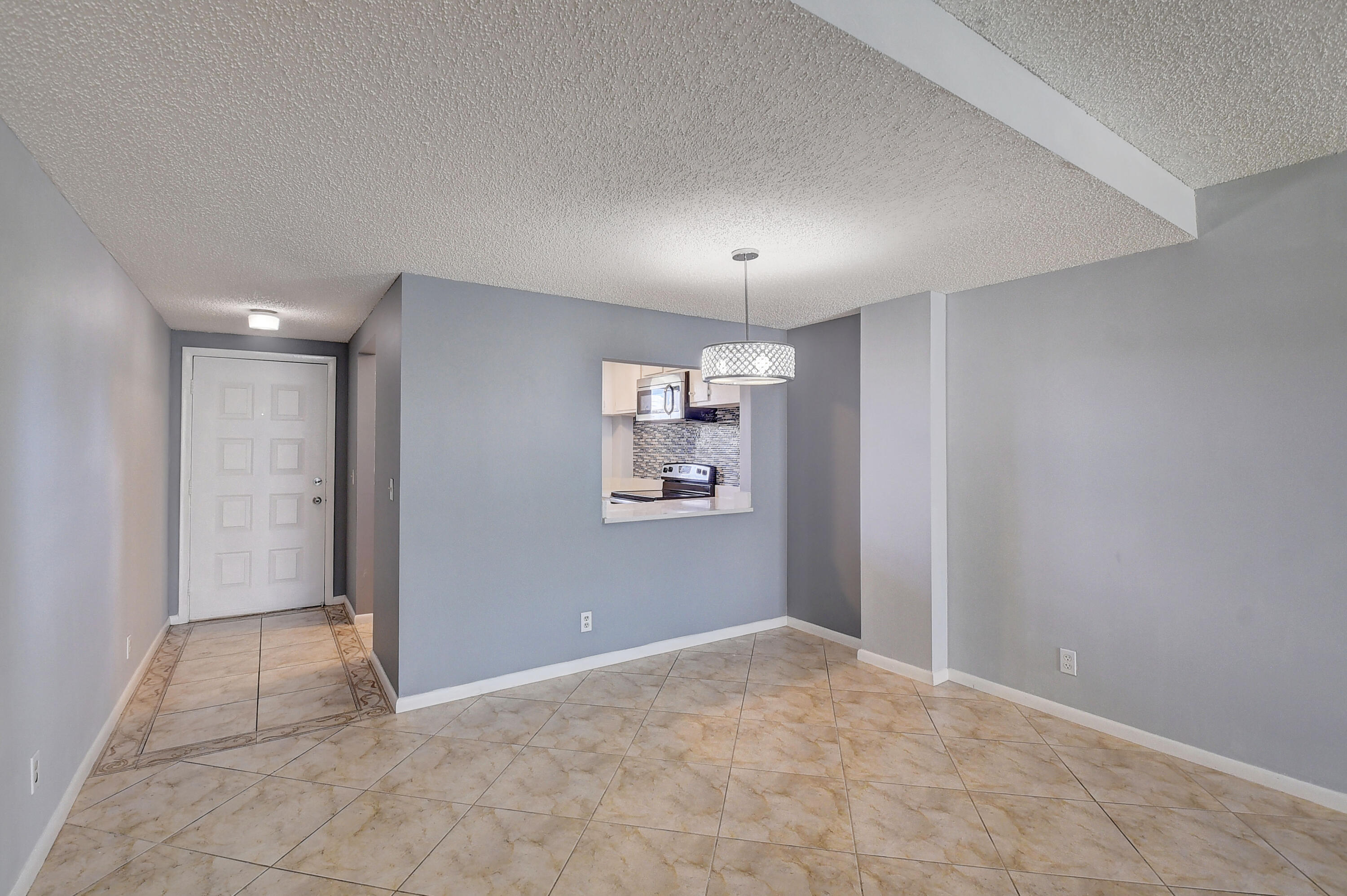 890 N Federal Highway Unit: 206