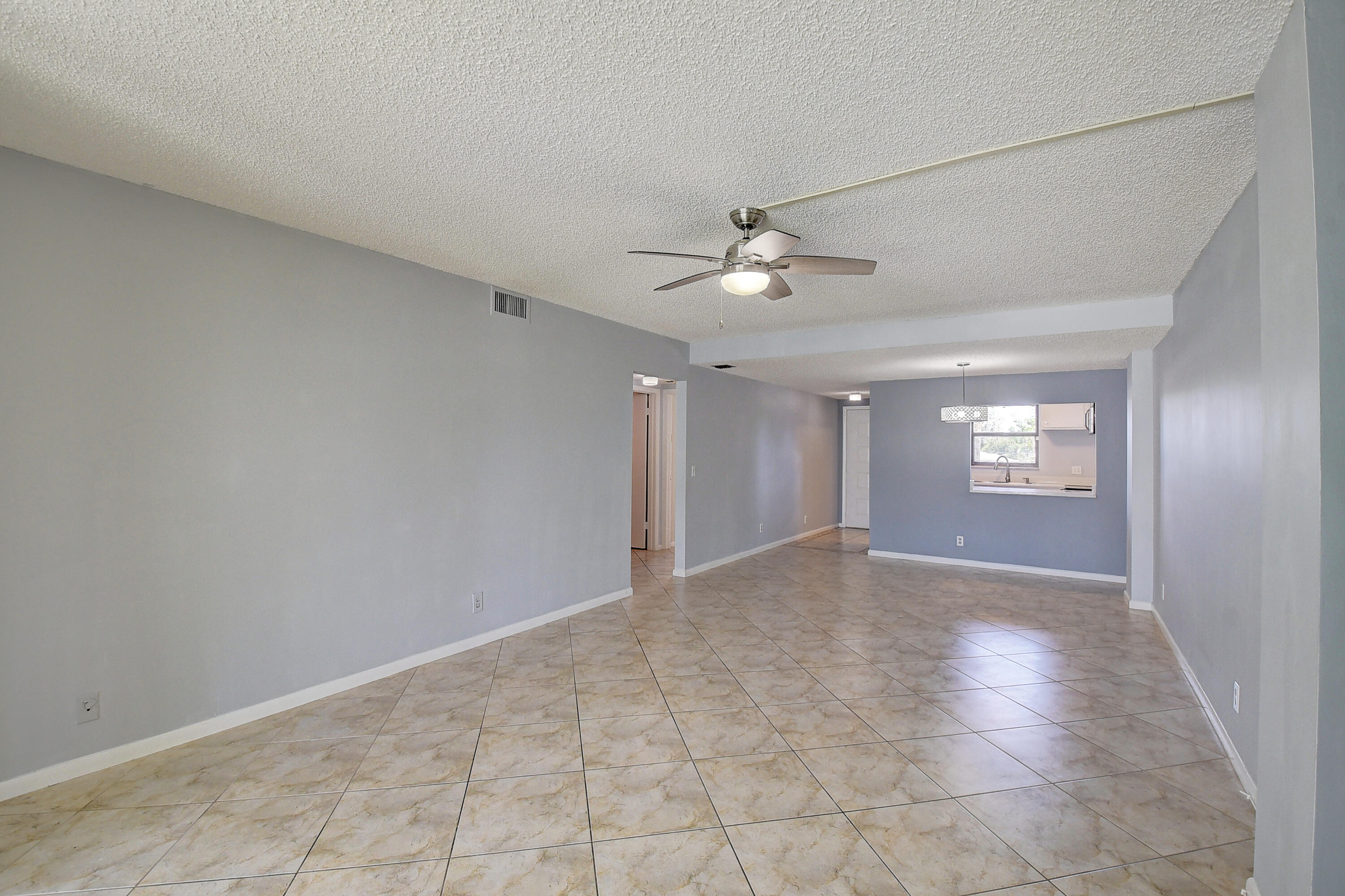 890 N Federal Highway Unit: 206