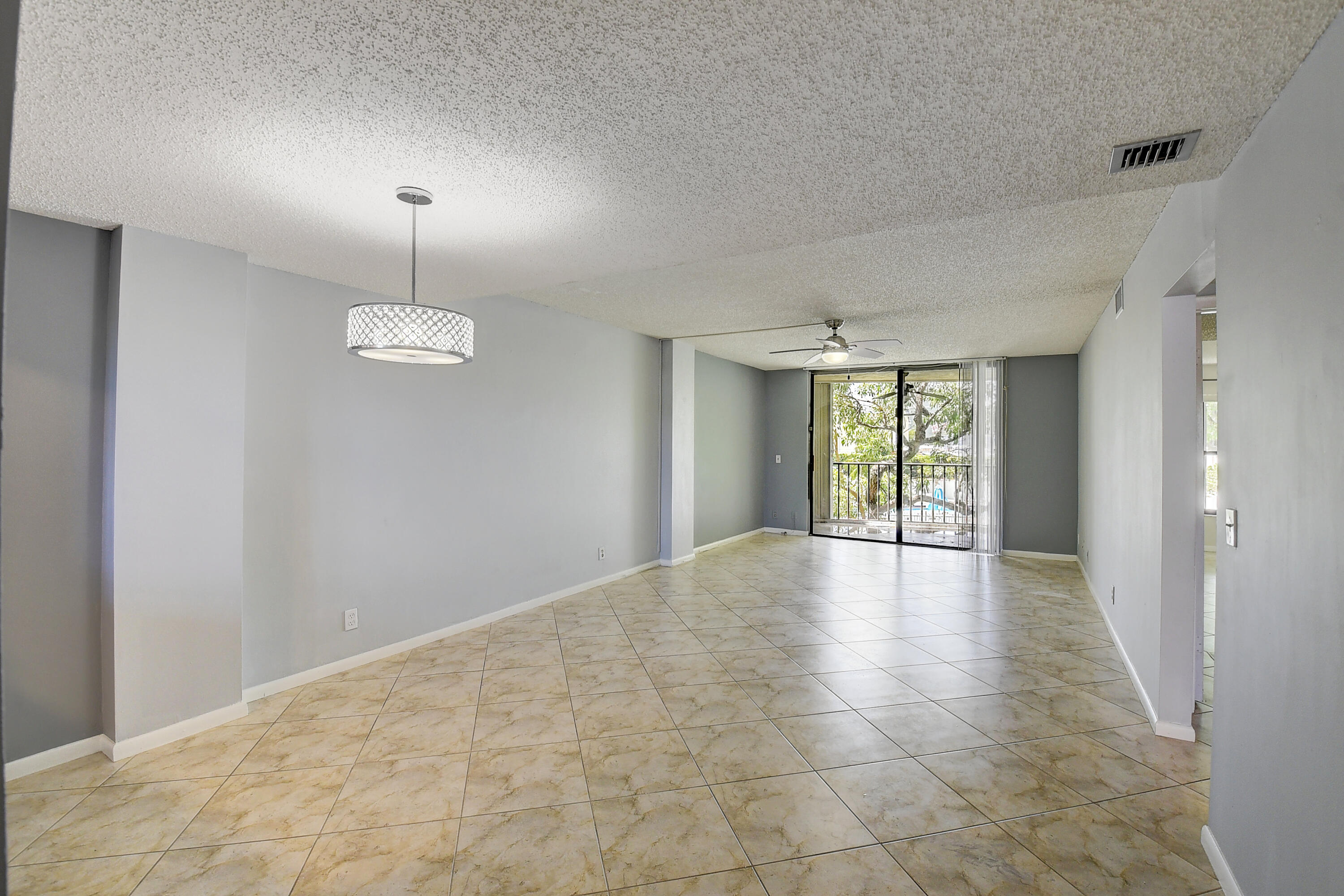 890 N Federal Highway Unit: 206