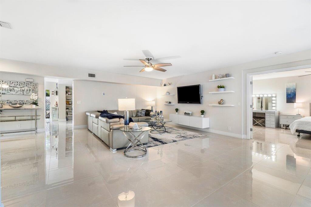 9769 Nickels Boulevard Unit: 604