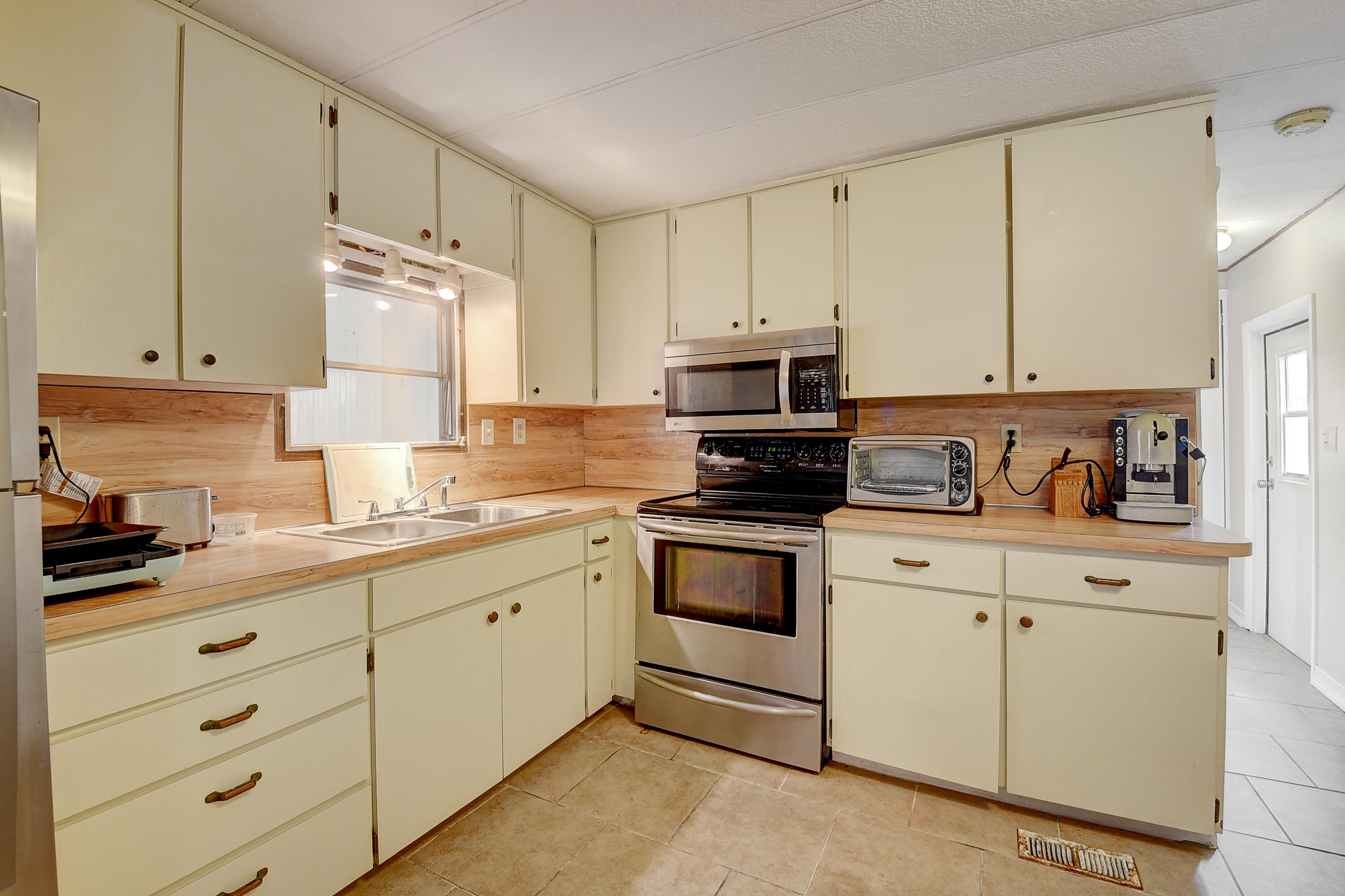 12375 S Military Trail Unit: 207