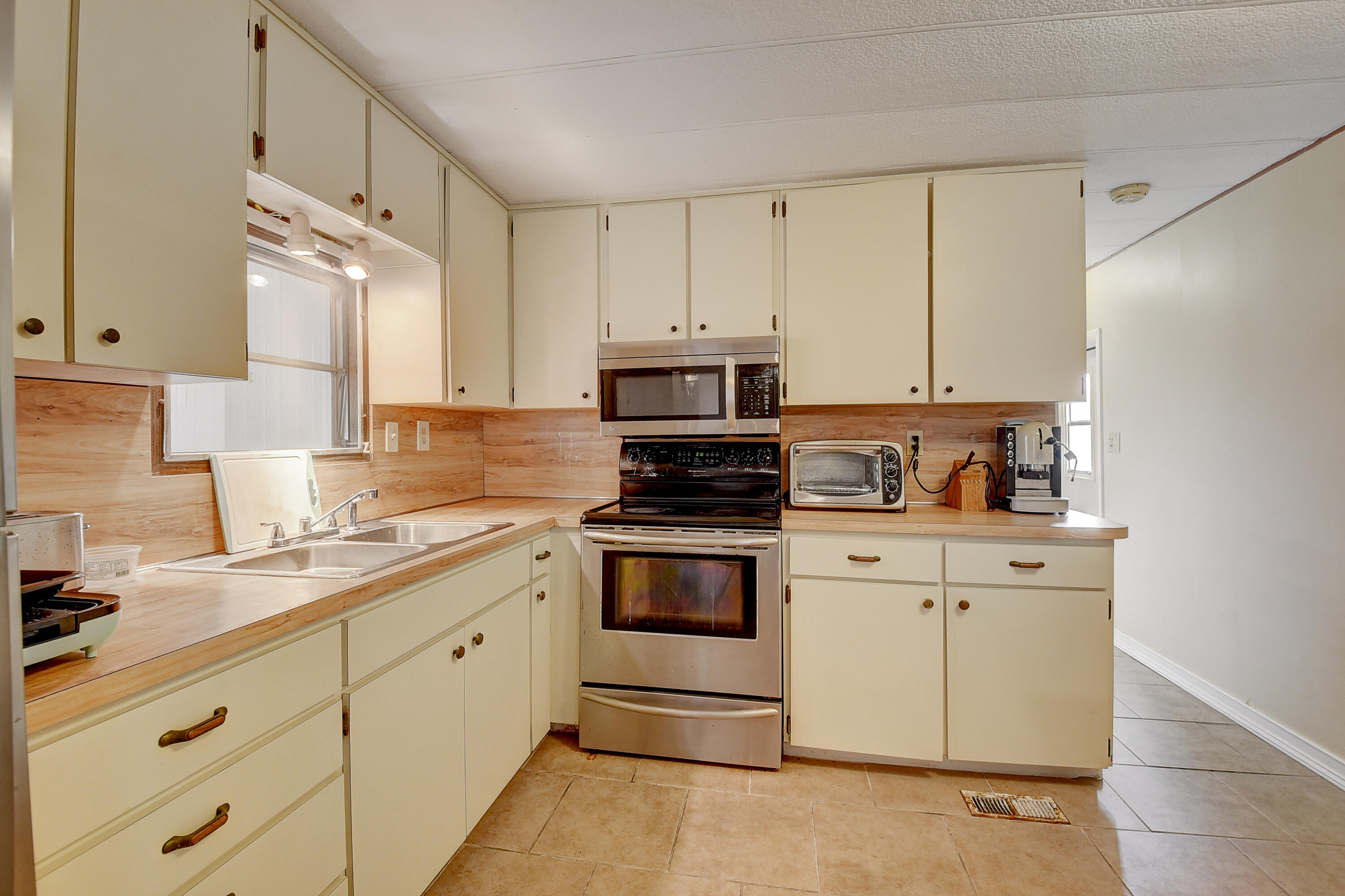 12375 S Military Trail Unit: 207