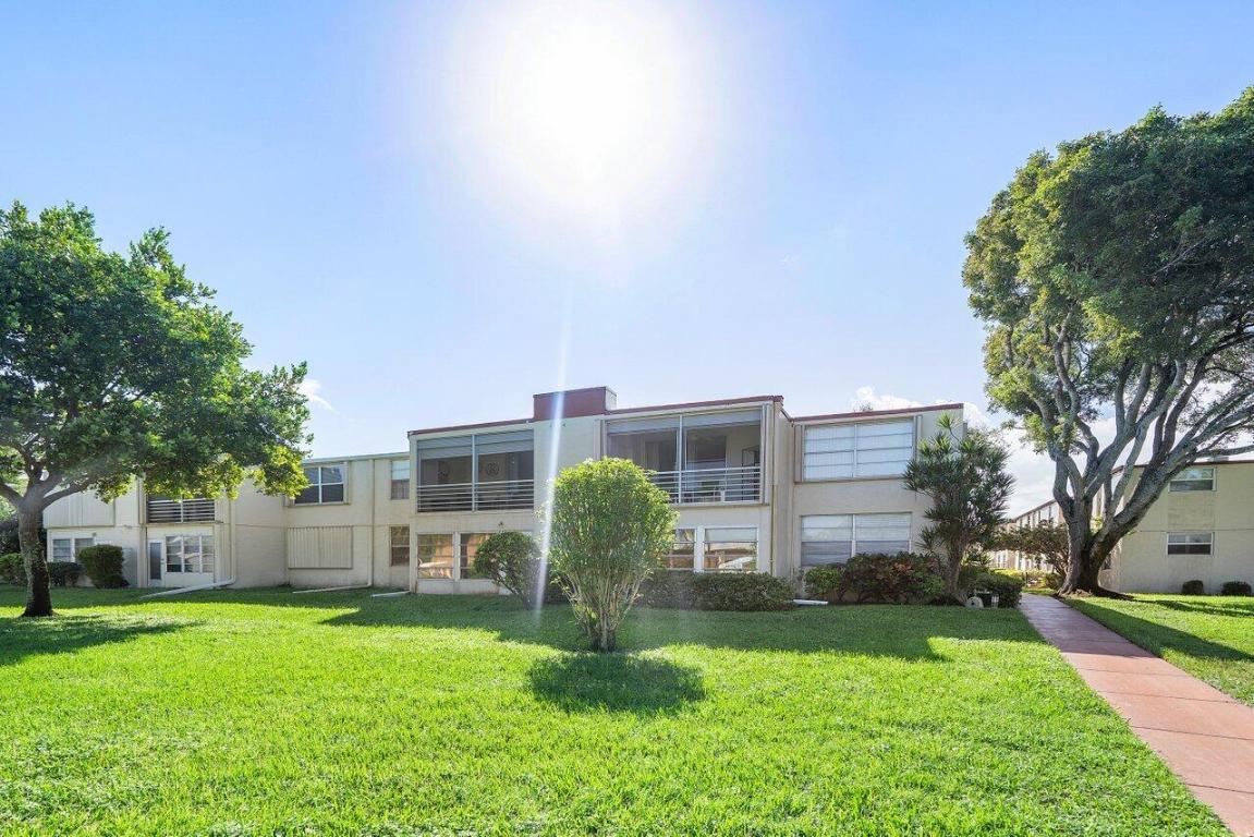 15 Willowbrook Lane Unit: 201