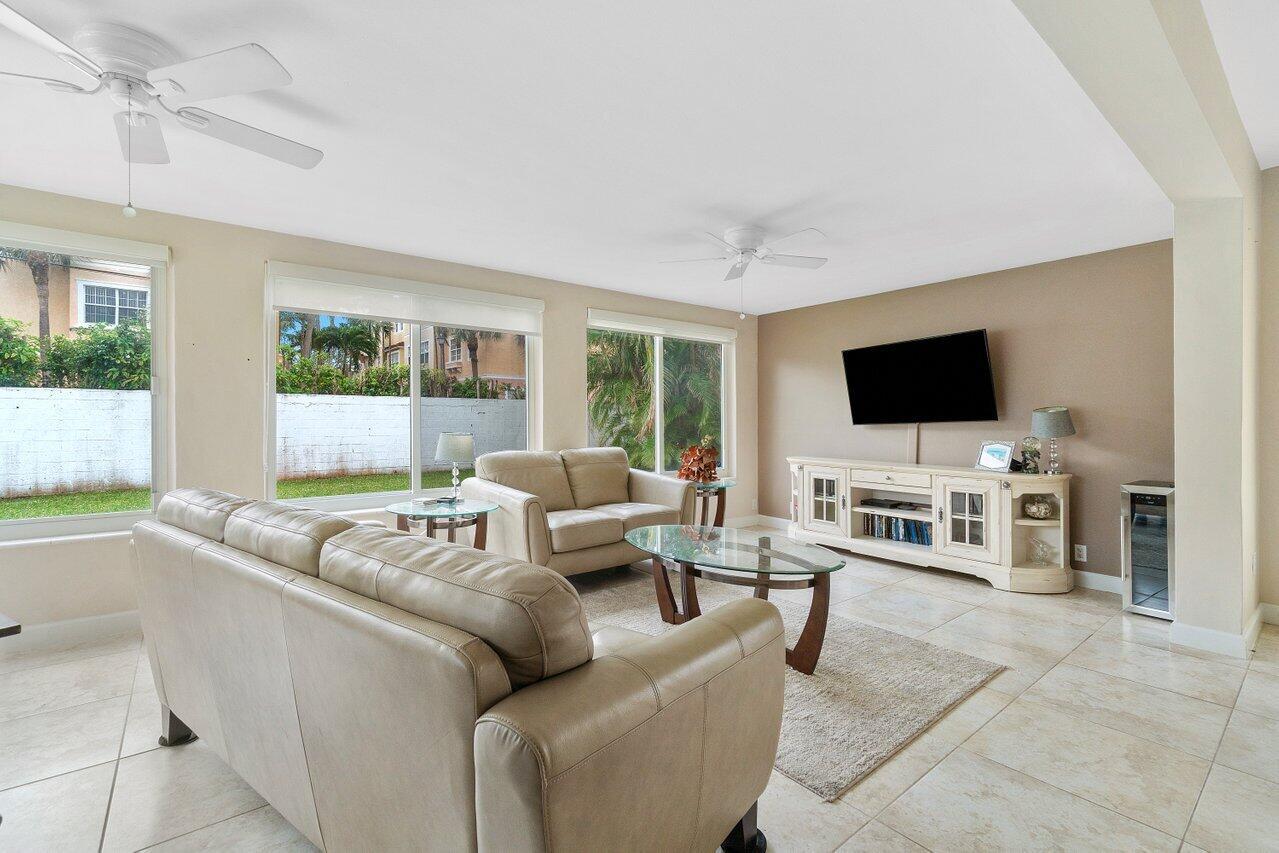 620 Las Palmas Park