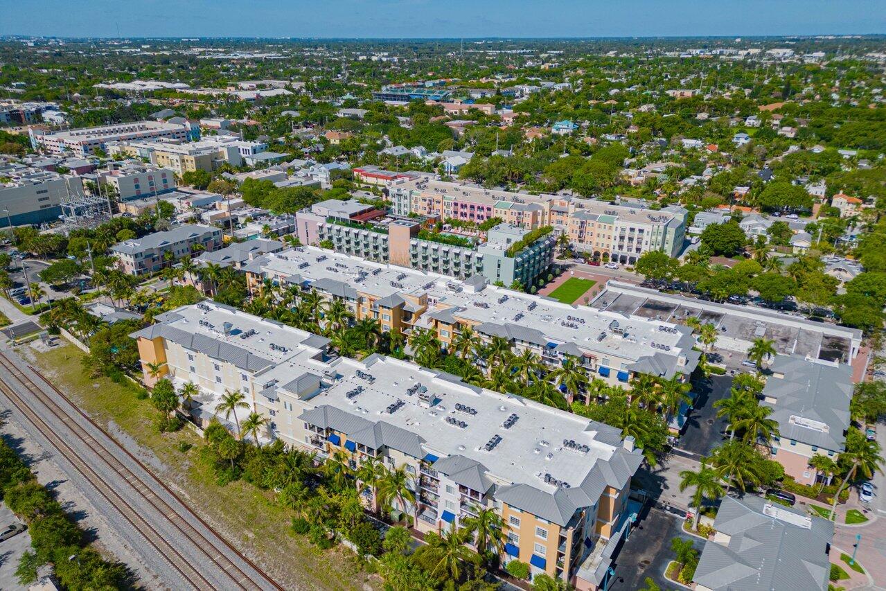 250 NE 3rd Avenue Unit: 1306