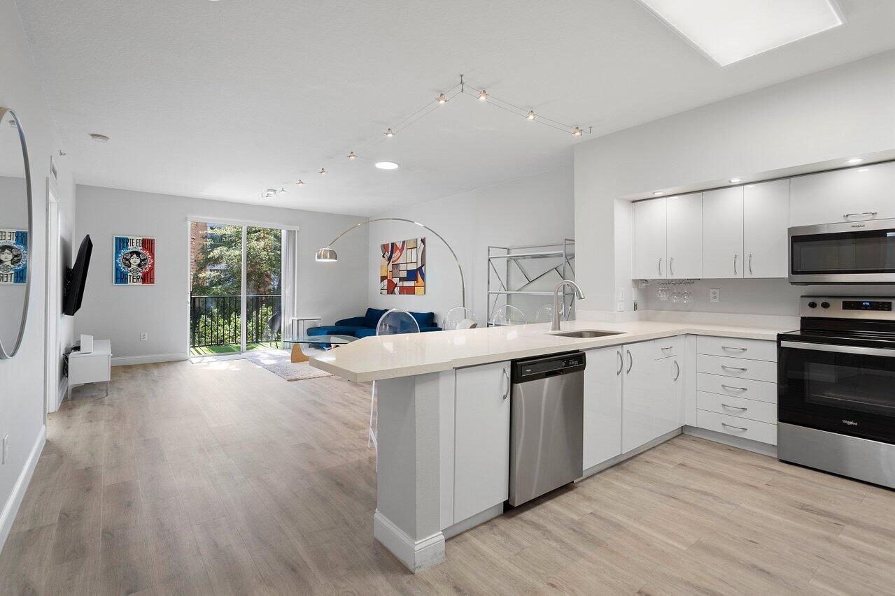 250 NE 3rd Avenue Unit: 1306