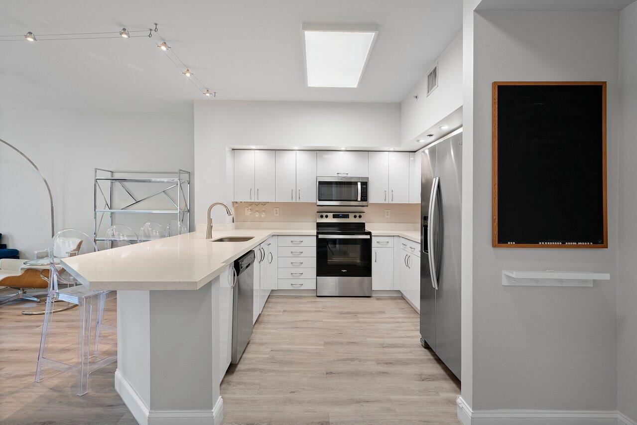 250 NE 3rd Avenue Unit: 1306