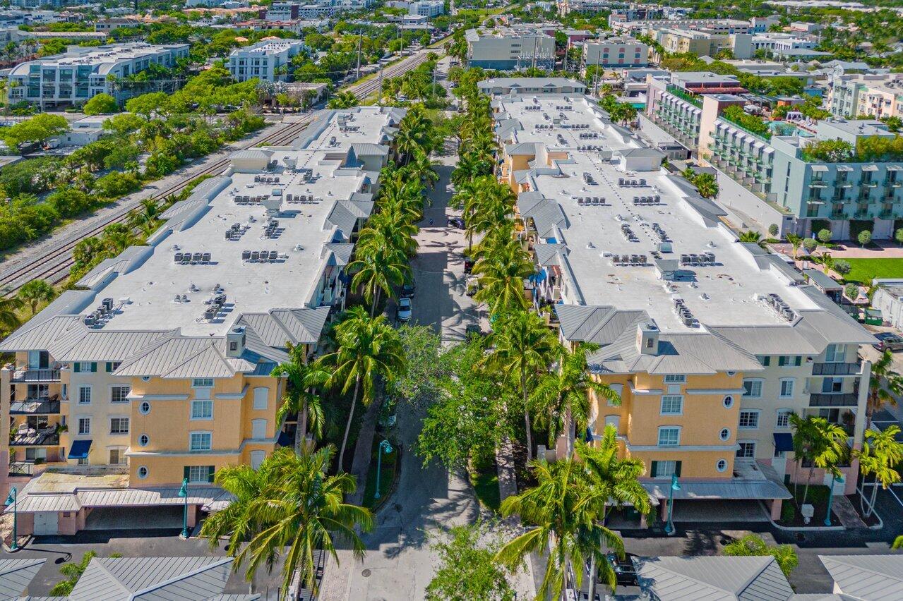 250 NE 3rd Avenue Unit: 1306