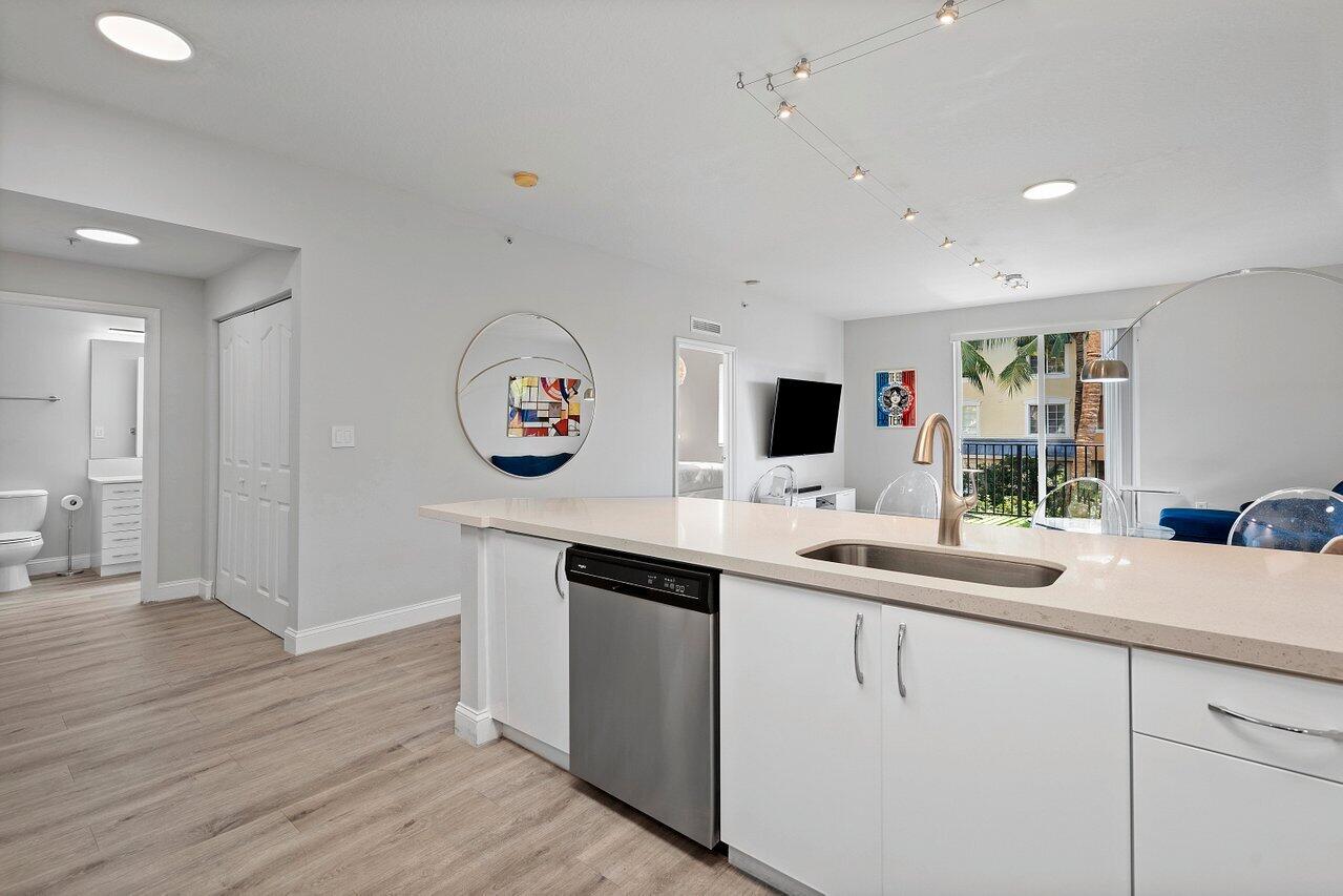 250 NE 3rd Avenue Unit: 1306