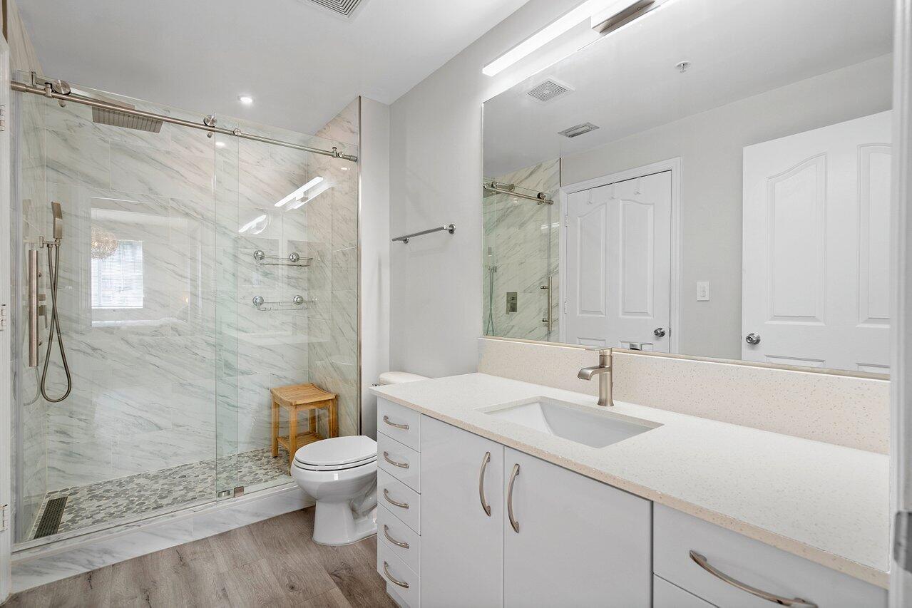 250 NE 3rd Avenue Unit: 1306