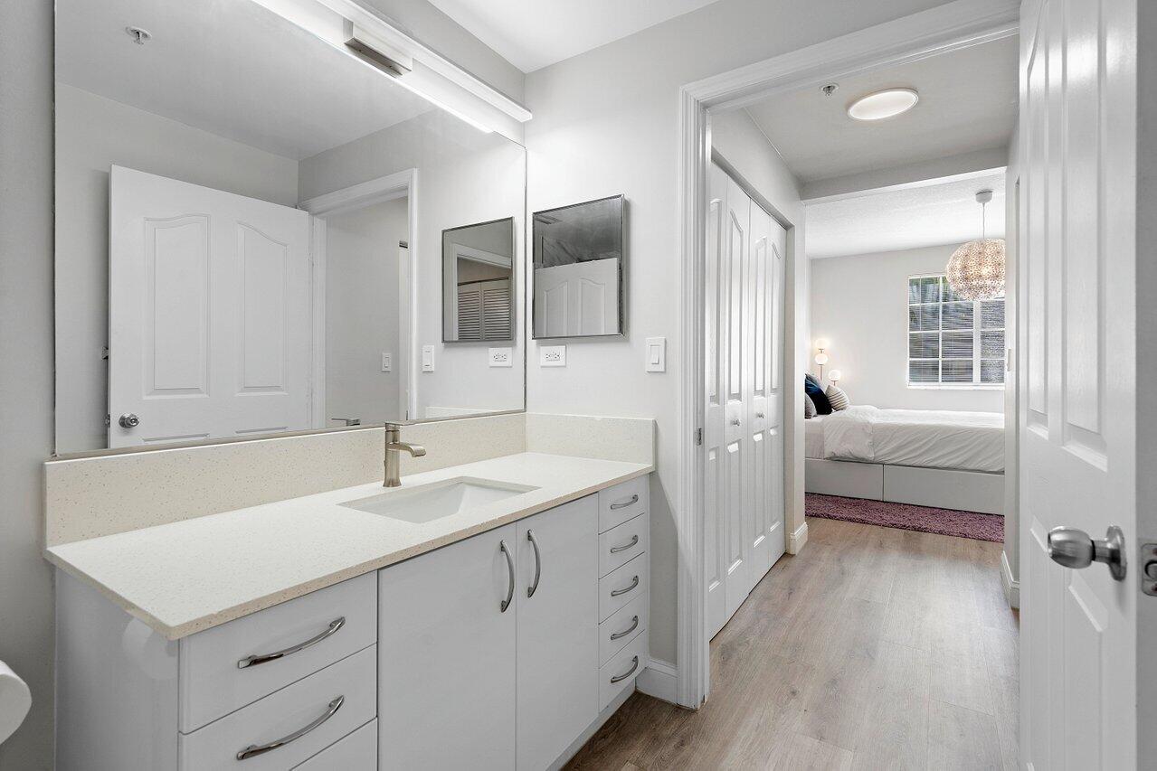 250 NE 3rd Avenue Unit: 1306