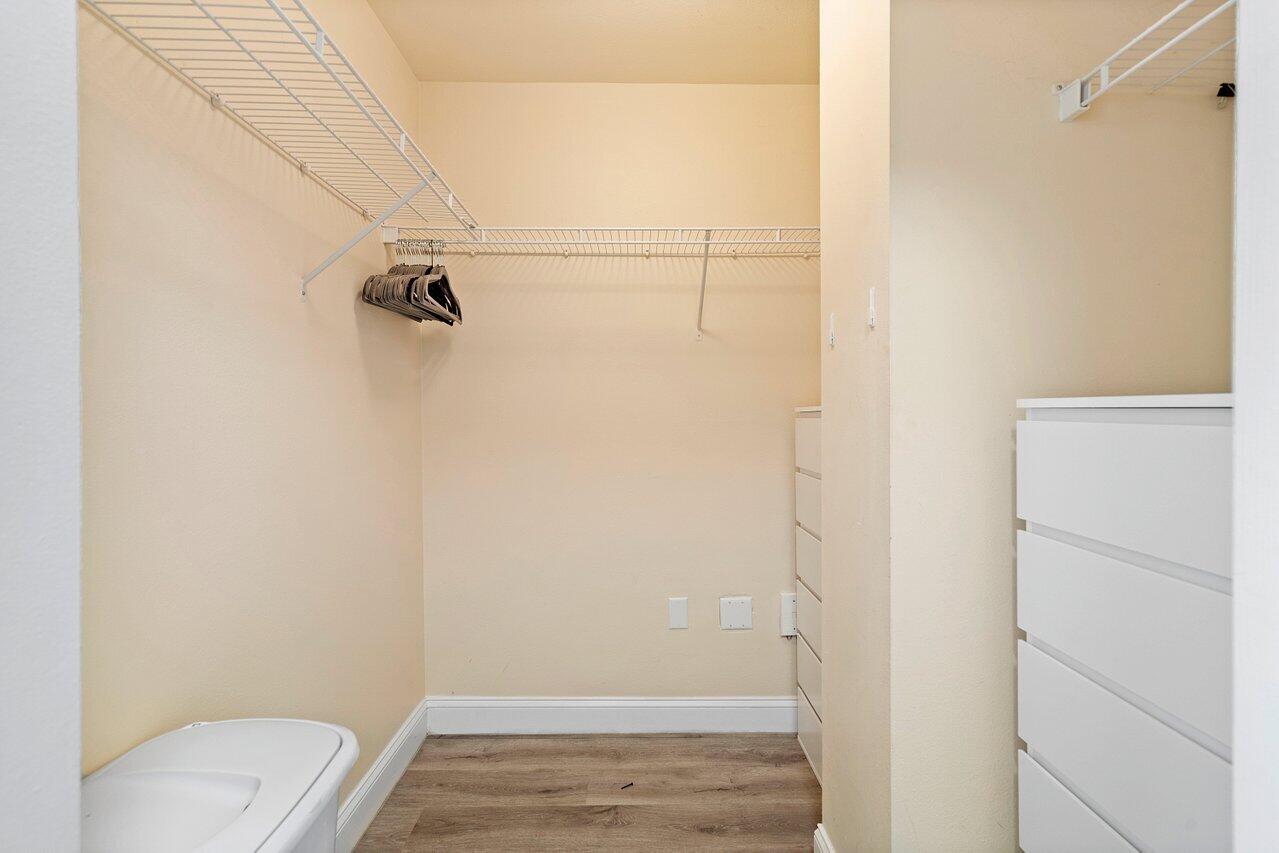 250 NE 3rd Avenue Unit: 1306