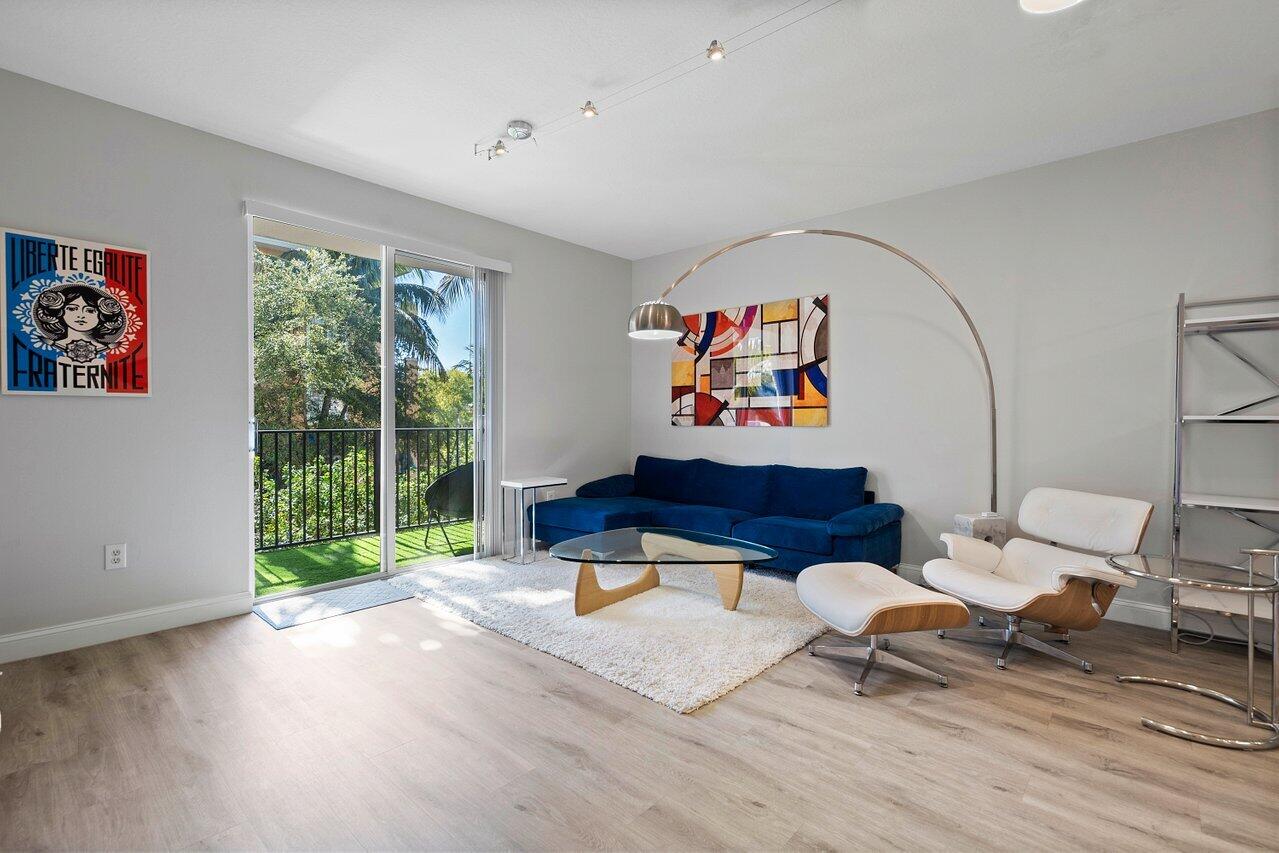 250 NE 3rd Avenue Unit: 1306