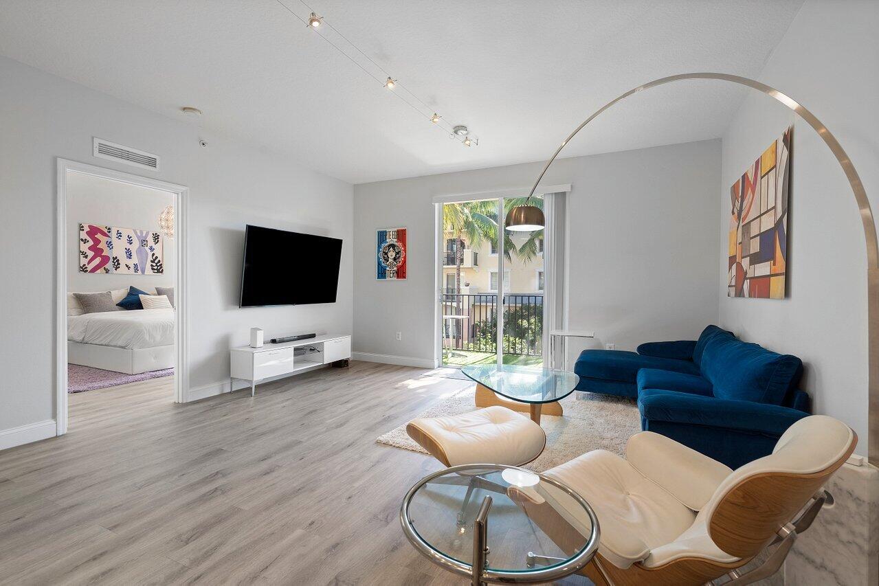 250 NE 3rd Avenue Unit: 1306